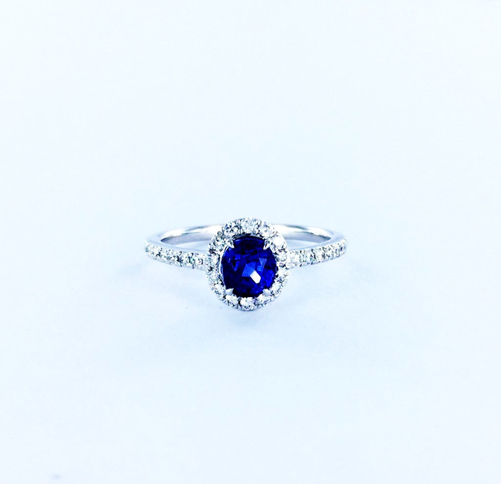 Ceylon sapphire engagement ring in white gold with oval cut