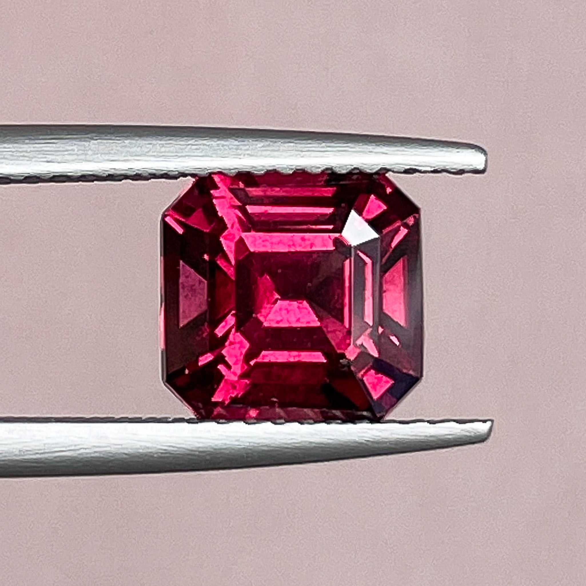 Grenat Pyrope Almandin naturel 3,12 Ct taille émeraude, pierre précieuse en vrac rouge profond, idéal pour les bagues de fiançailles, par NASHGEMS.