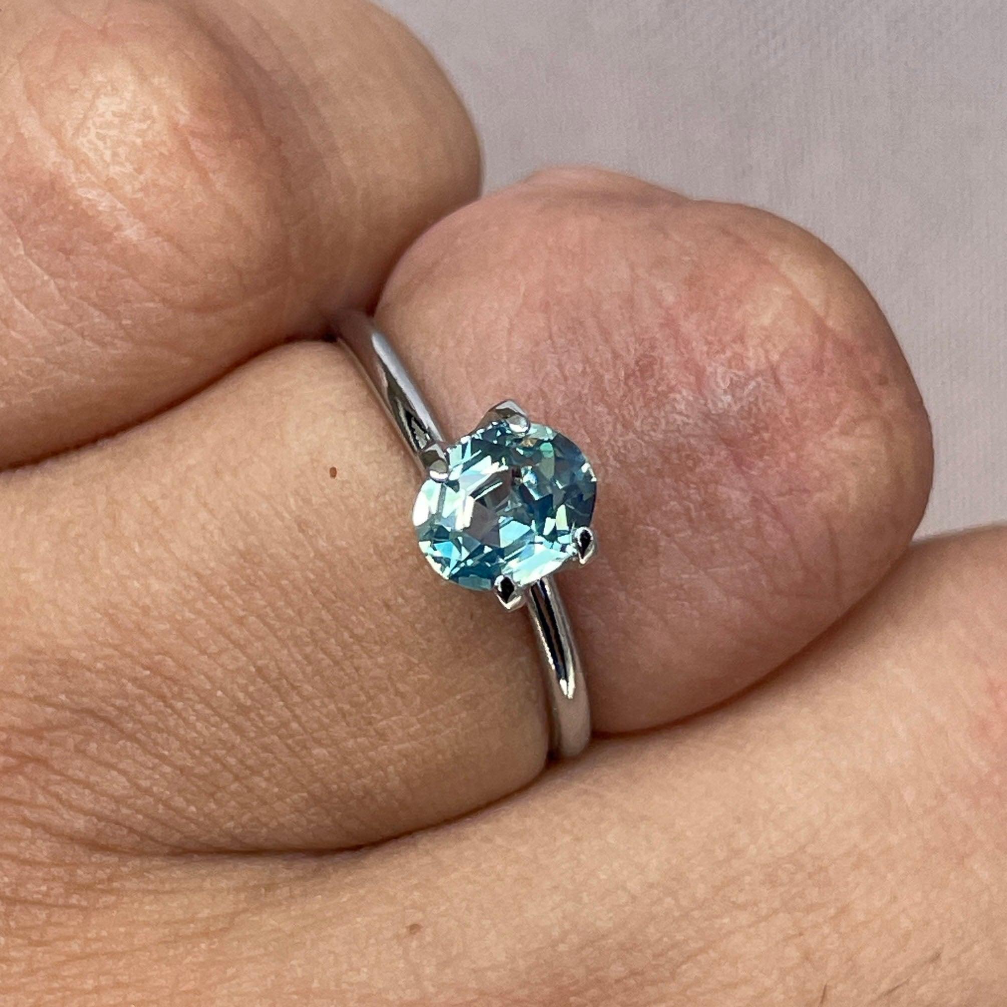 Green sapphire