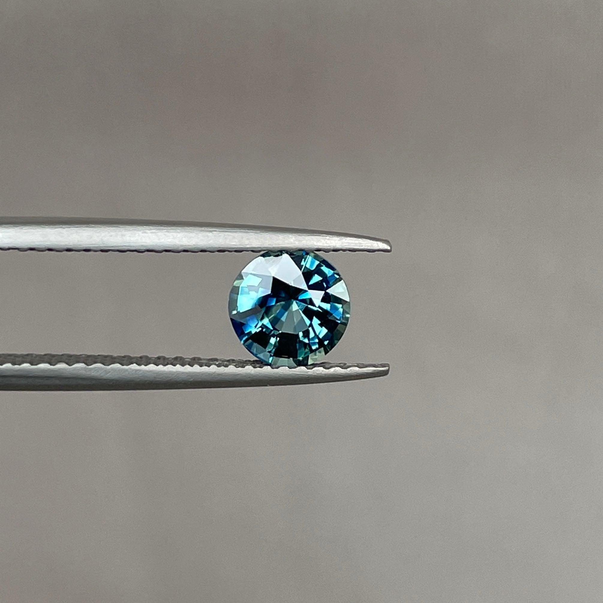 Teal sapphire stone, Northern lights teal sapphire 1.07 crt. Precision Faceted Loose Gemstone.