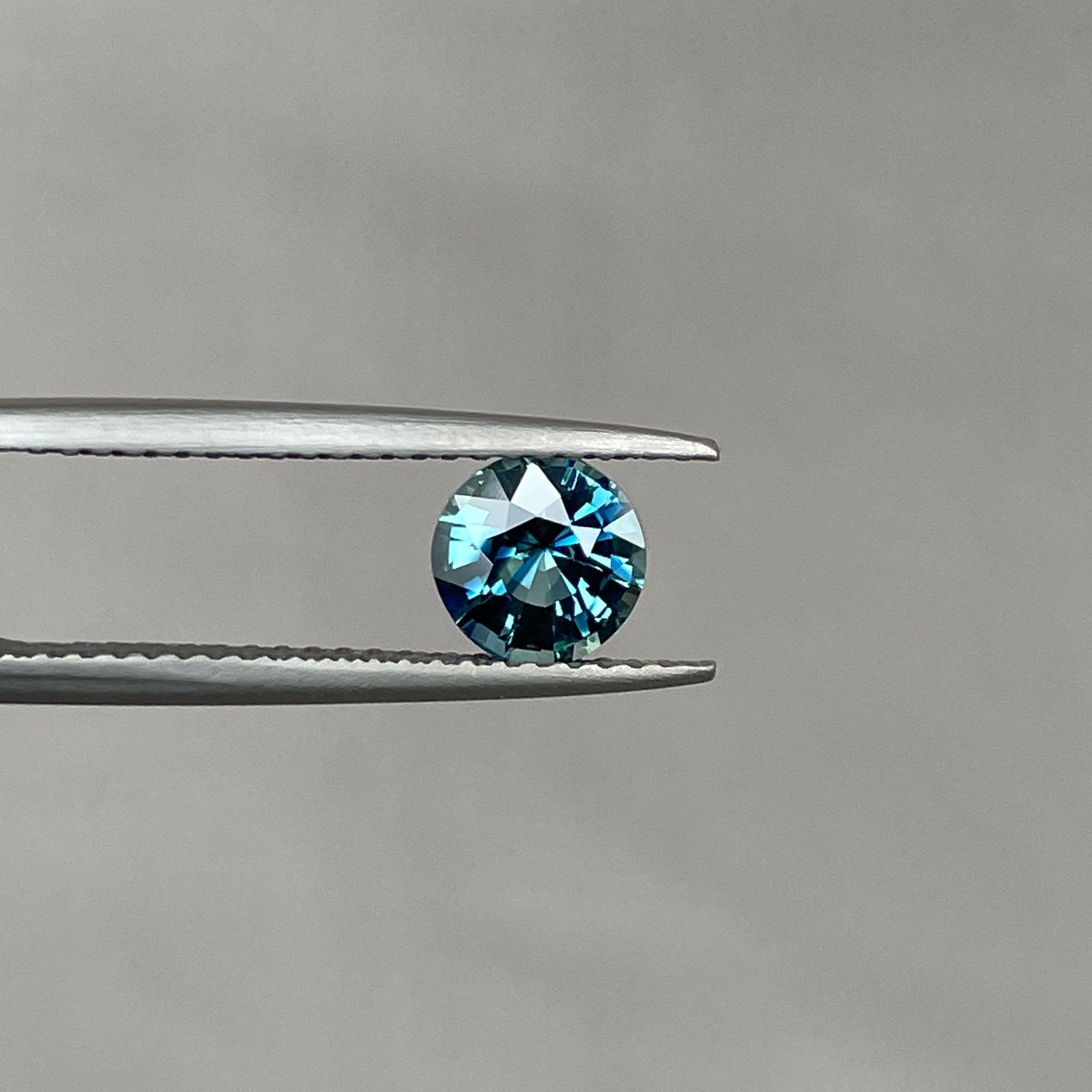 Teal sapphire stone, Northern lights teal sapphire 1.07 crt. Precision Faceted Loose Gemstone.