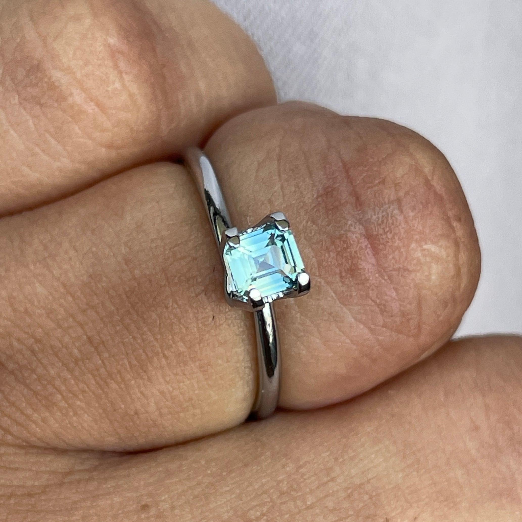 Natural Unheated Bi-Color Sapphire 0.57 carats - NASHGEMS