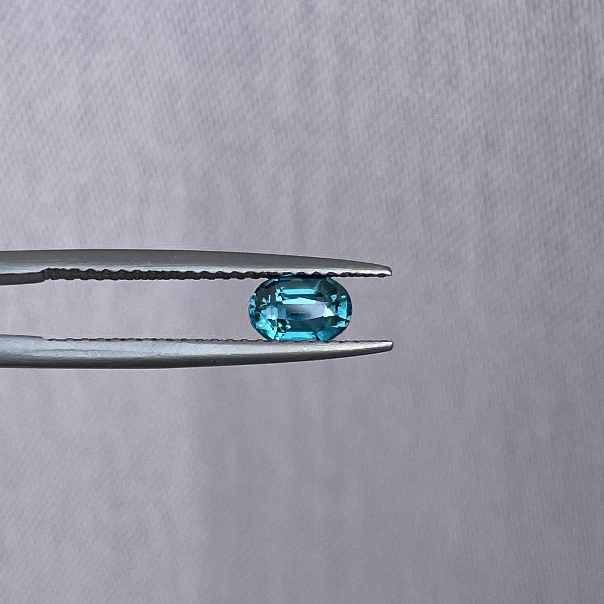Loose sapphire heated certified blue green oval shape cut natural 0.73 ct - NASHGEMS