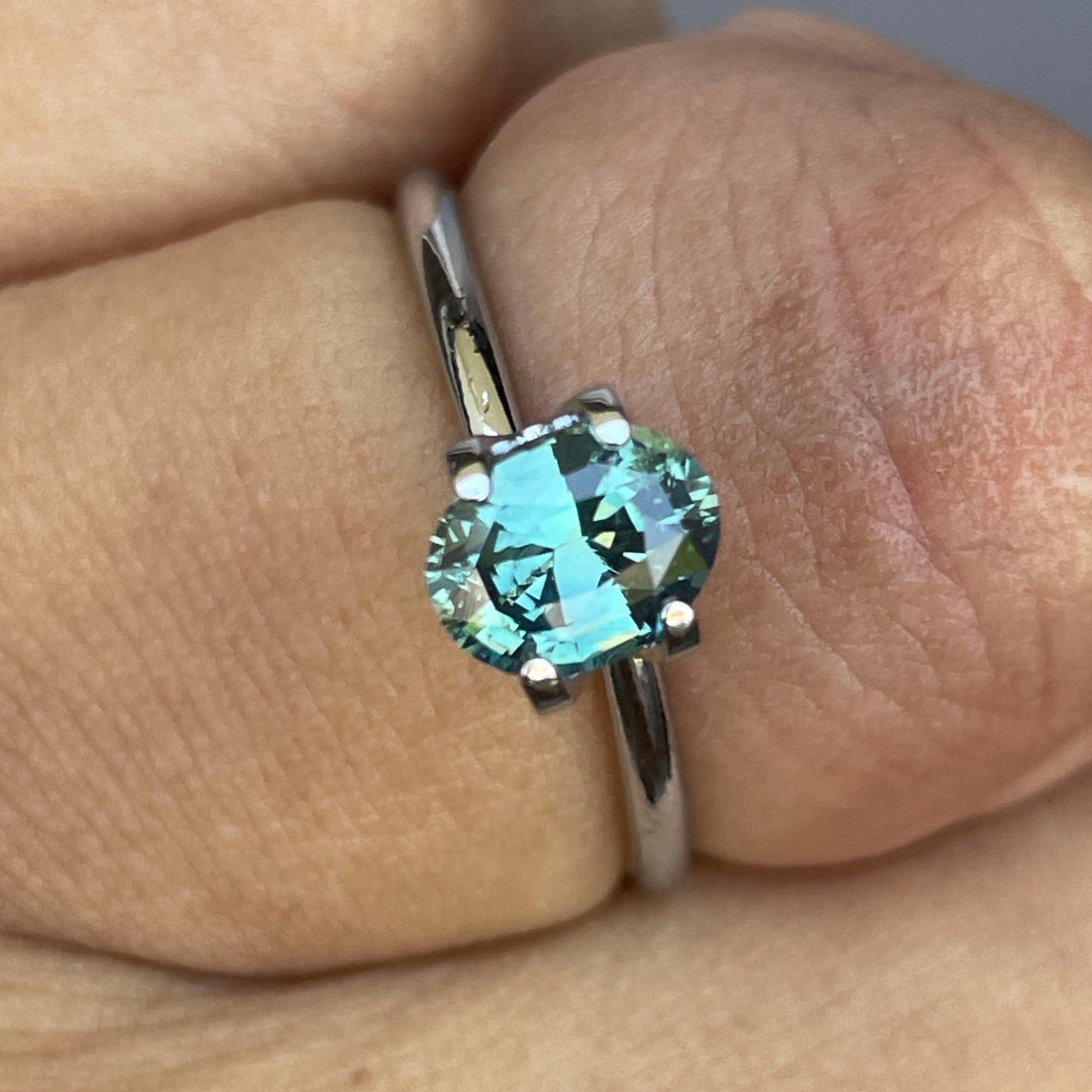 NATURAL TEAL BLUE GREEN SAPPHIRE OVAL 1.19