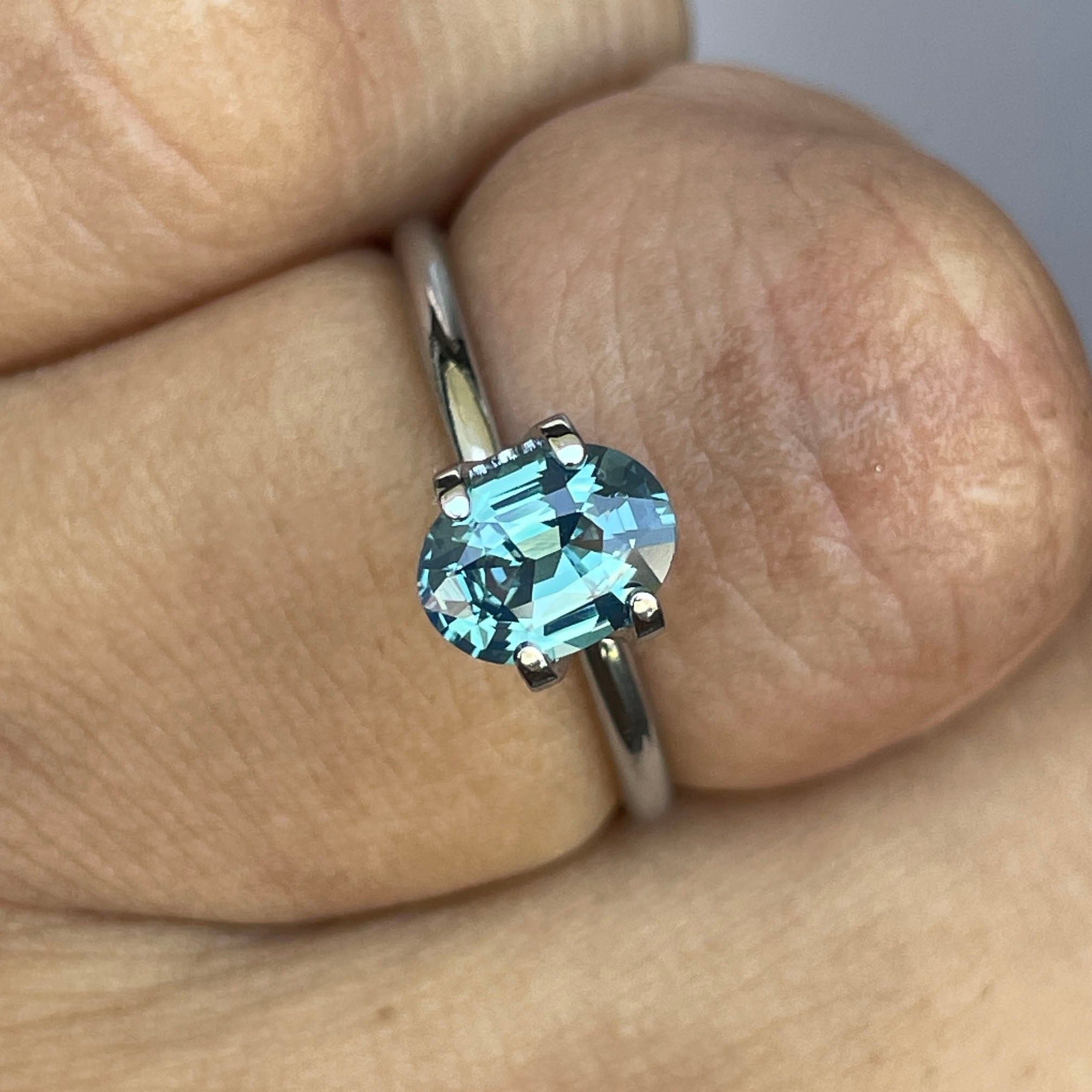 NATURAL TEAL BLUE GREEN SAPPHIRE OVAL 1.21