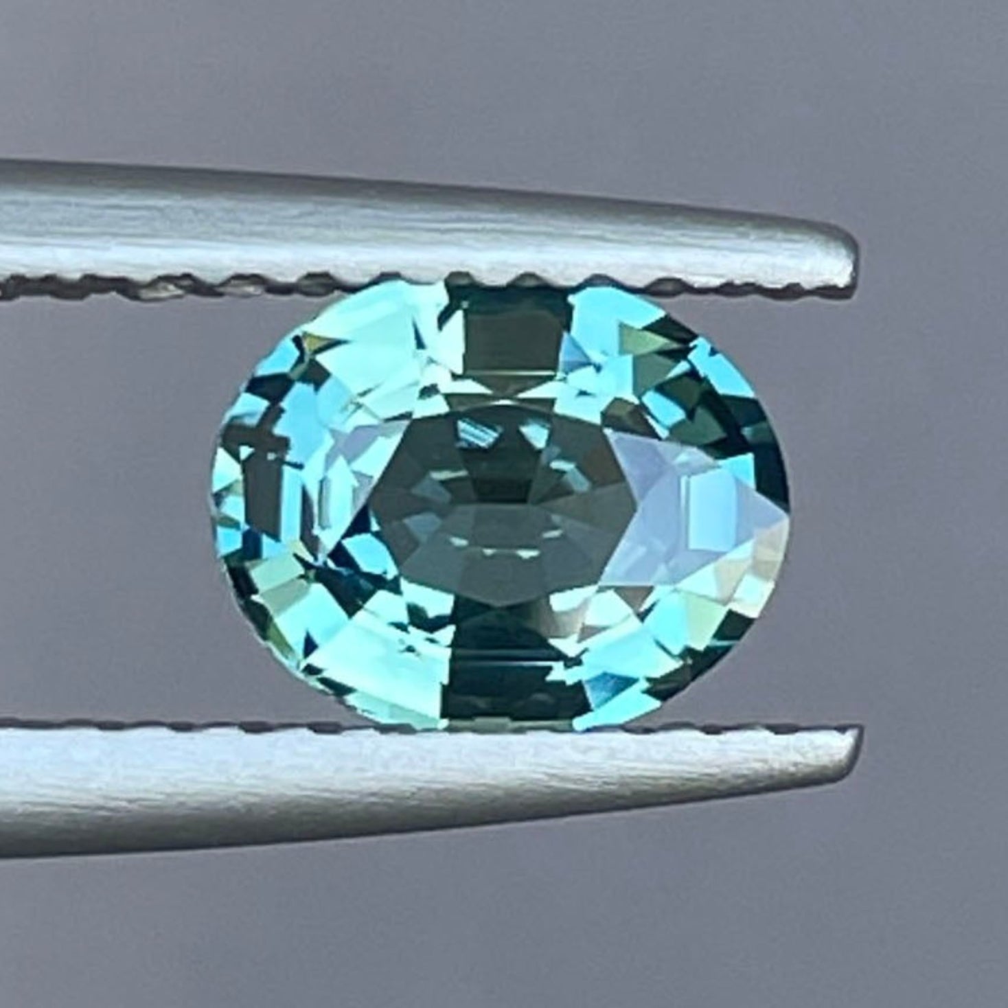 Saphir naturel bleu sarcelle vert ovale 1,20 ct, pierre précieuse traitée thermiquement pour bagues sur mesure, bagues de fiançailles ou pendentifs.