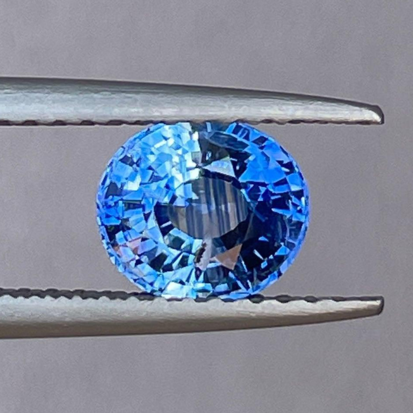 Pierre précieuse naturelle saphir bleu Neelam, 1,27 ct, dans une bague NASHGEMS en saphir bleu pour femmes, provenant du Sri Lanka.