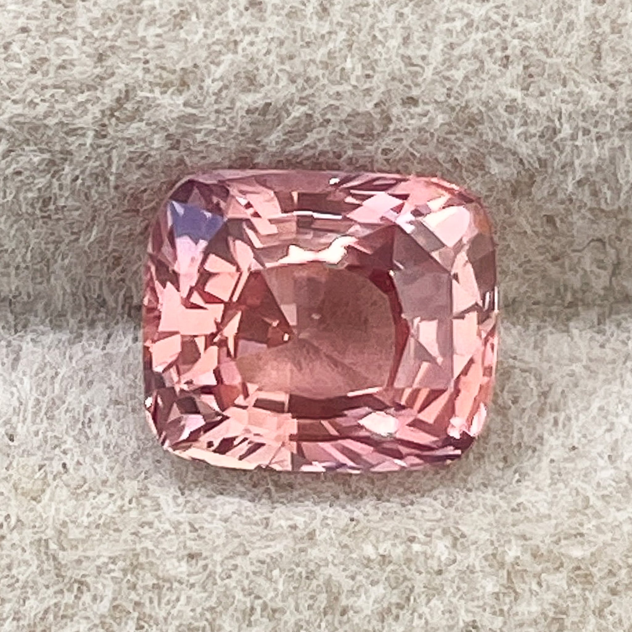 Saphir Padparadscha naturel 1,55 Ct taille coussin, pierre précieuse détachée de NASHGEMS, parfaite pour les bagues de fiançailles.
