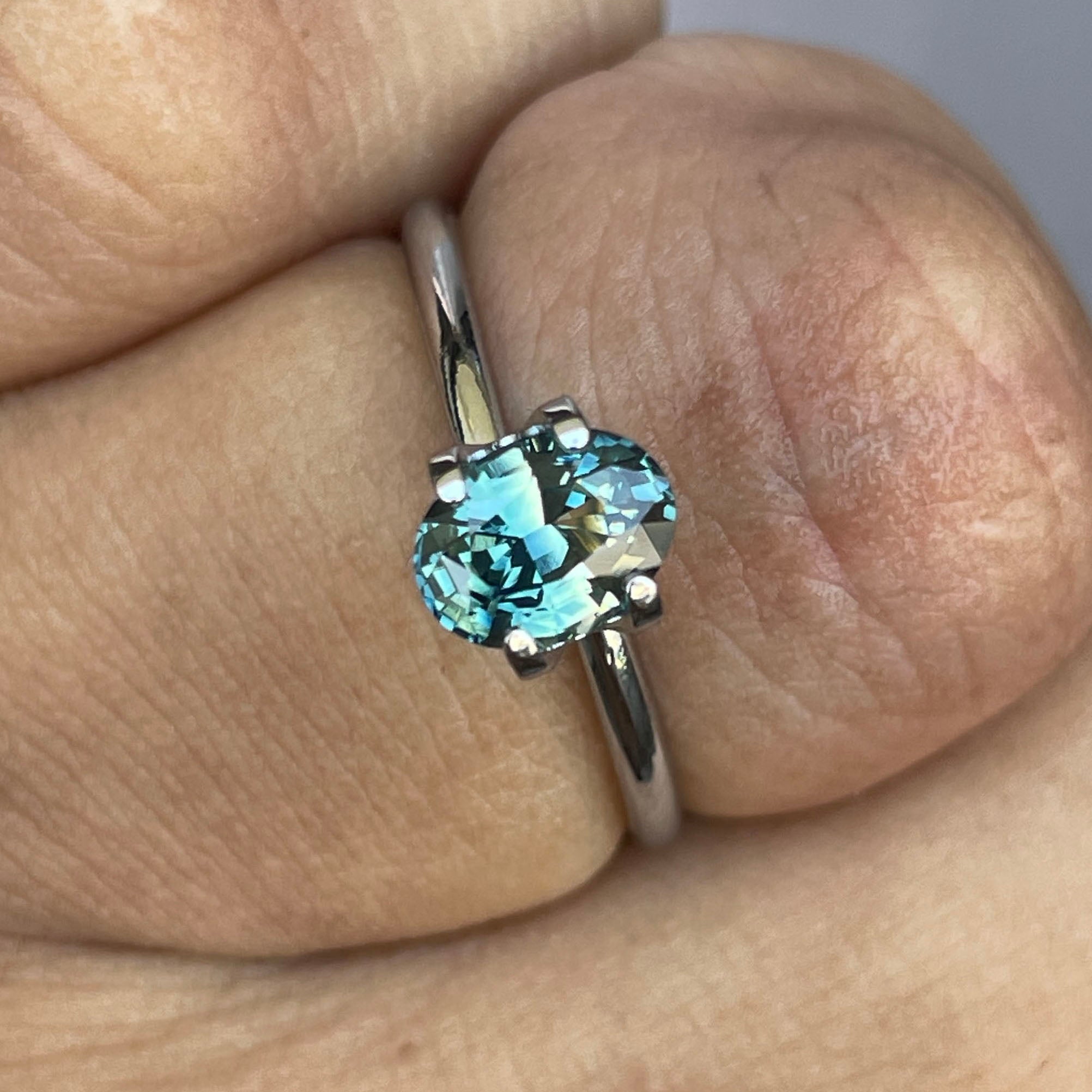 TEAL SAPPHIRE BLUE GREEN PARTI OVAL 1.15