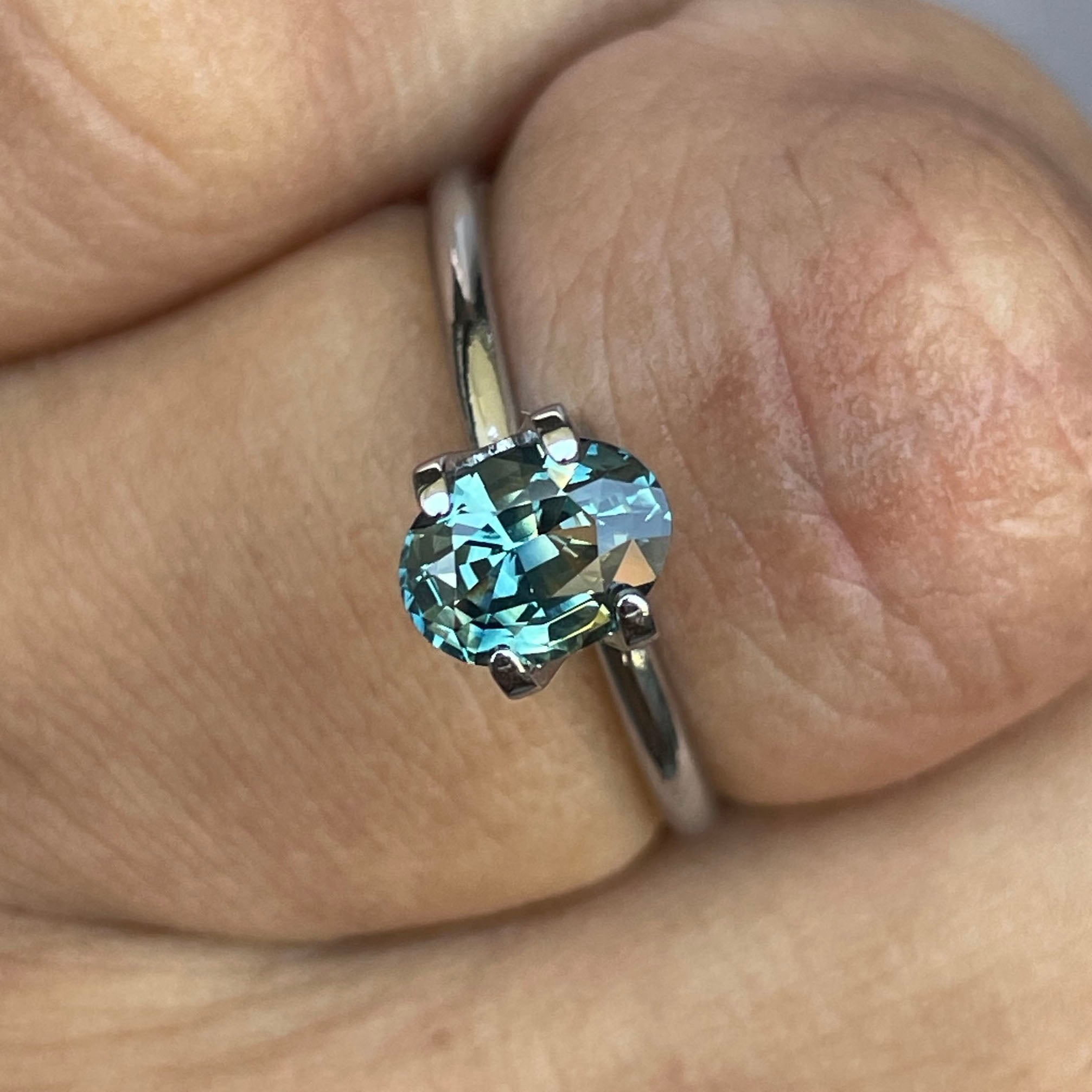 TEAL SAPPHIRE BLUE GREEN PARTI OVAL 1.15