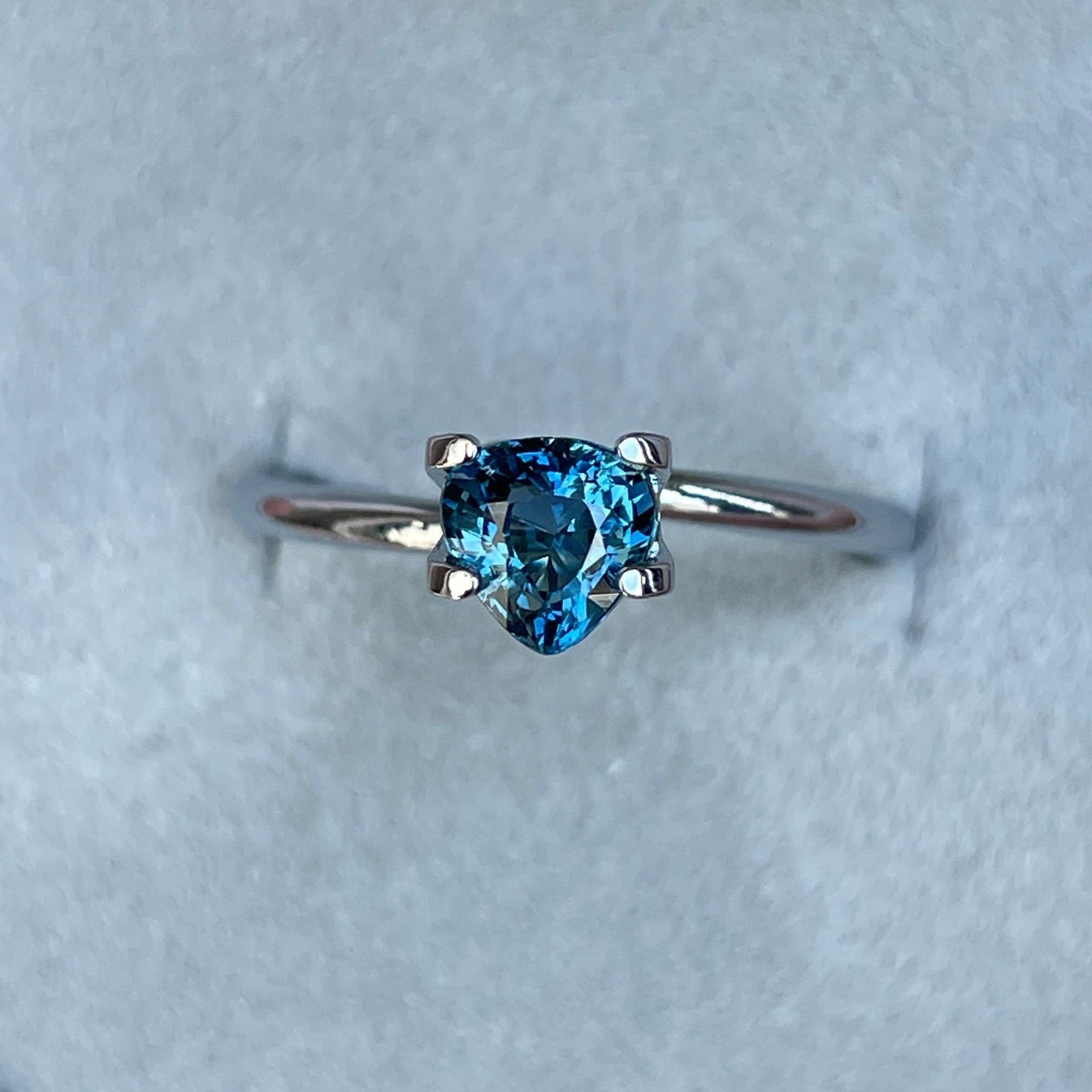 blue green sapphire