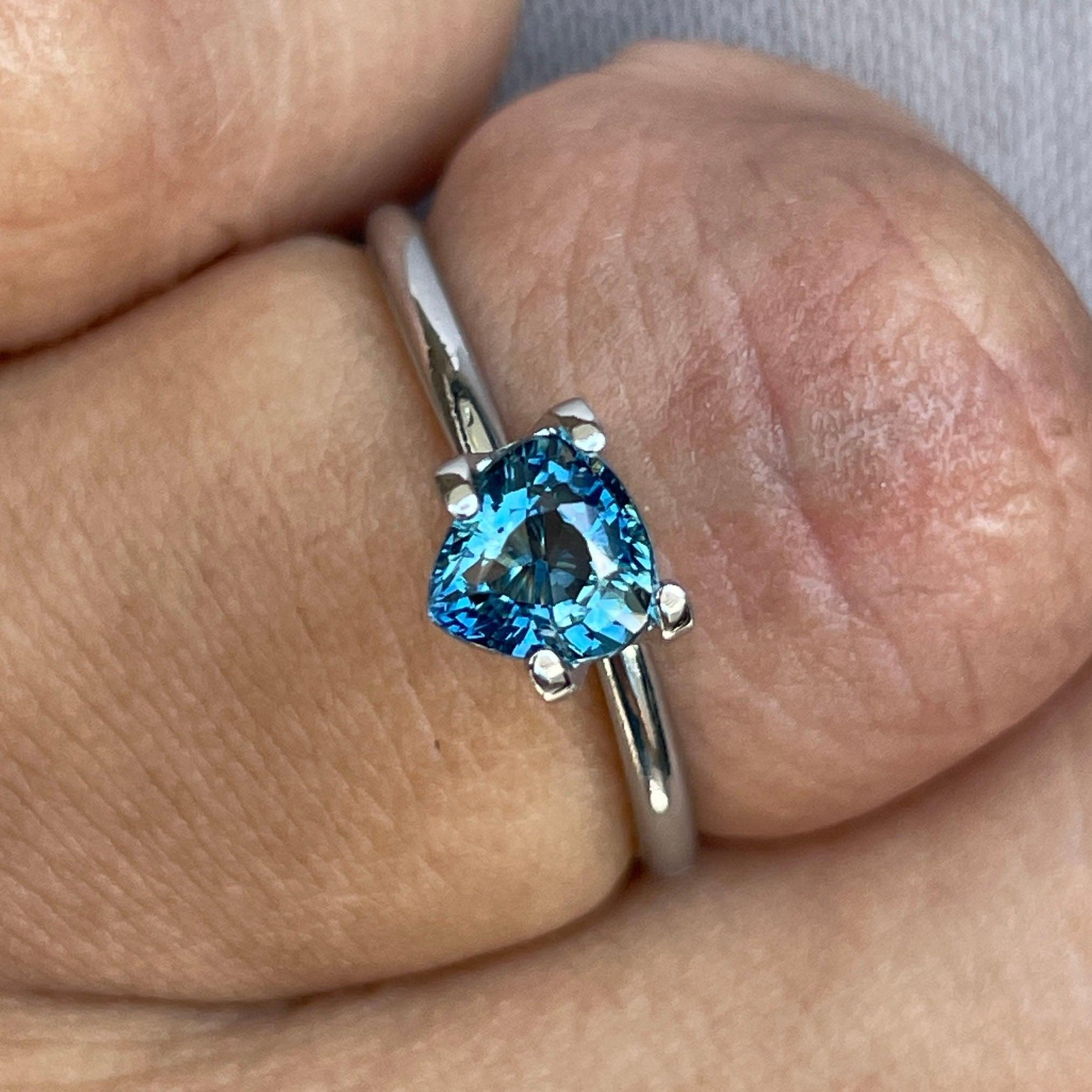 blue green sapphire