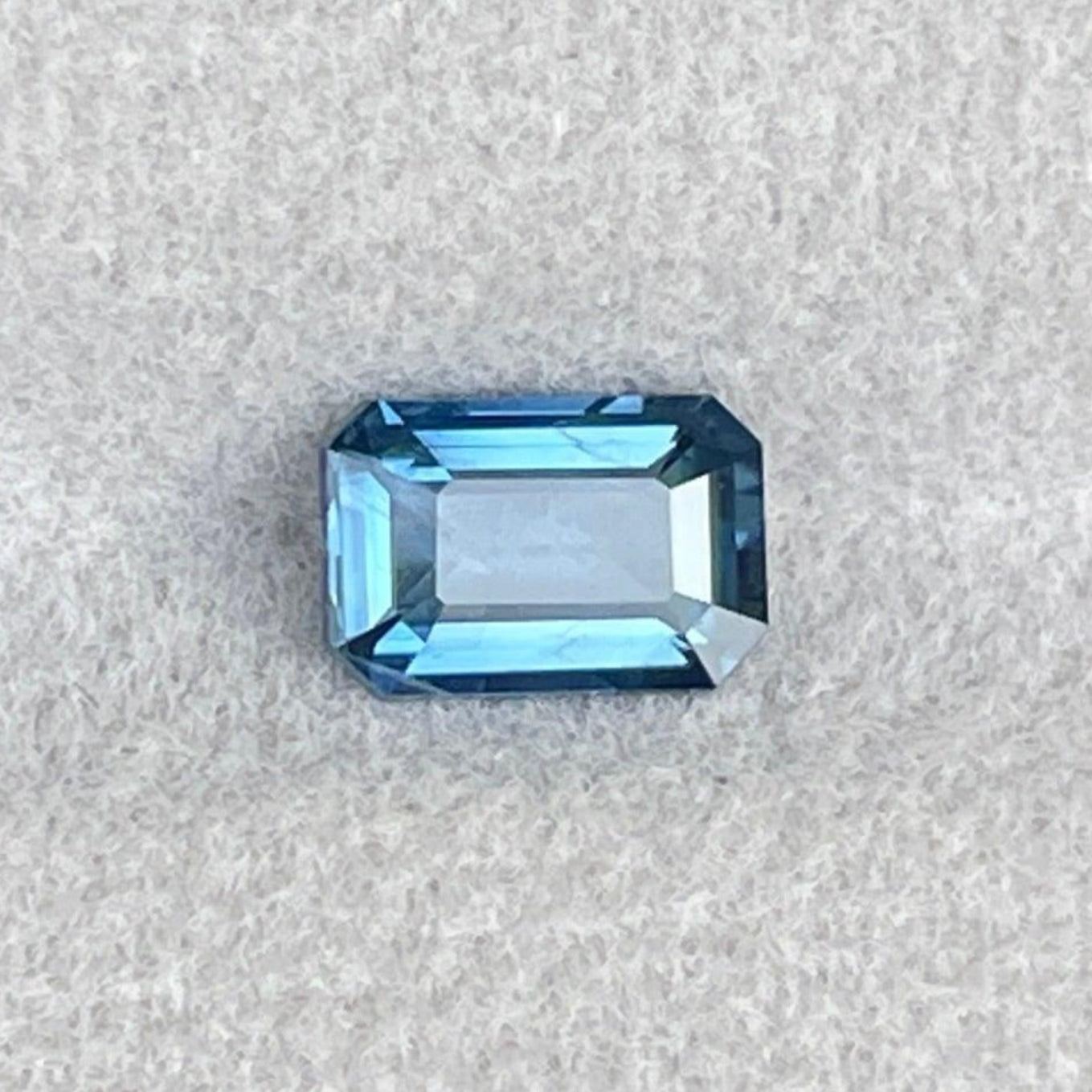 Pierre précieuse saphir sarcelle taille émeraude, 1,11 carat, pour la pierre de naissance de septembre, idéale pour bagues de fiançailles et bijoux.
