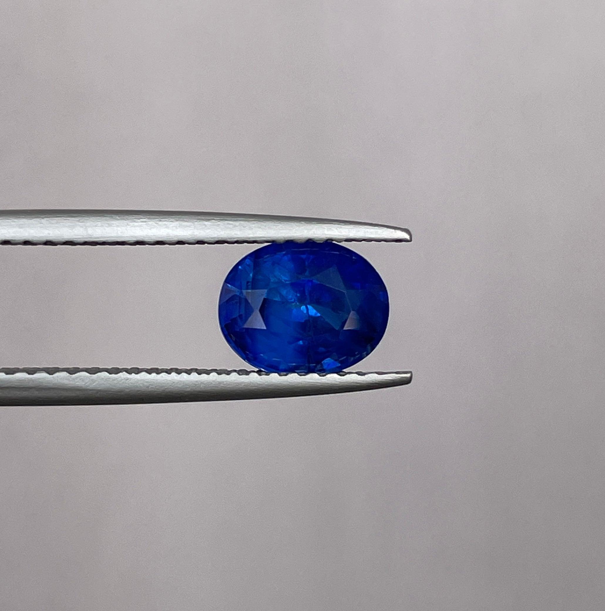 blue sapphire gemstone