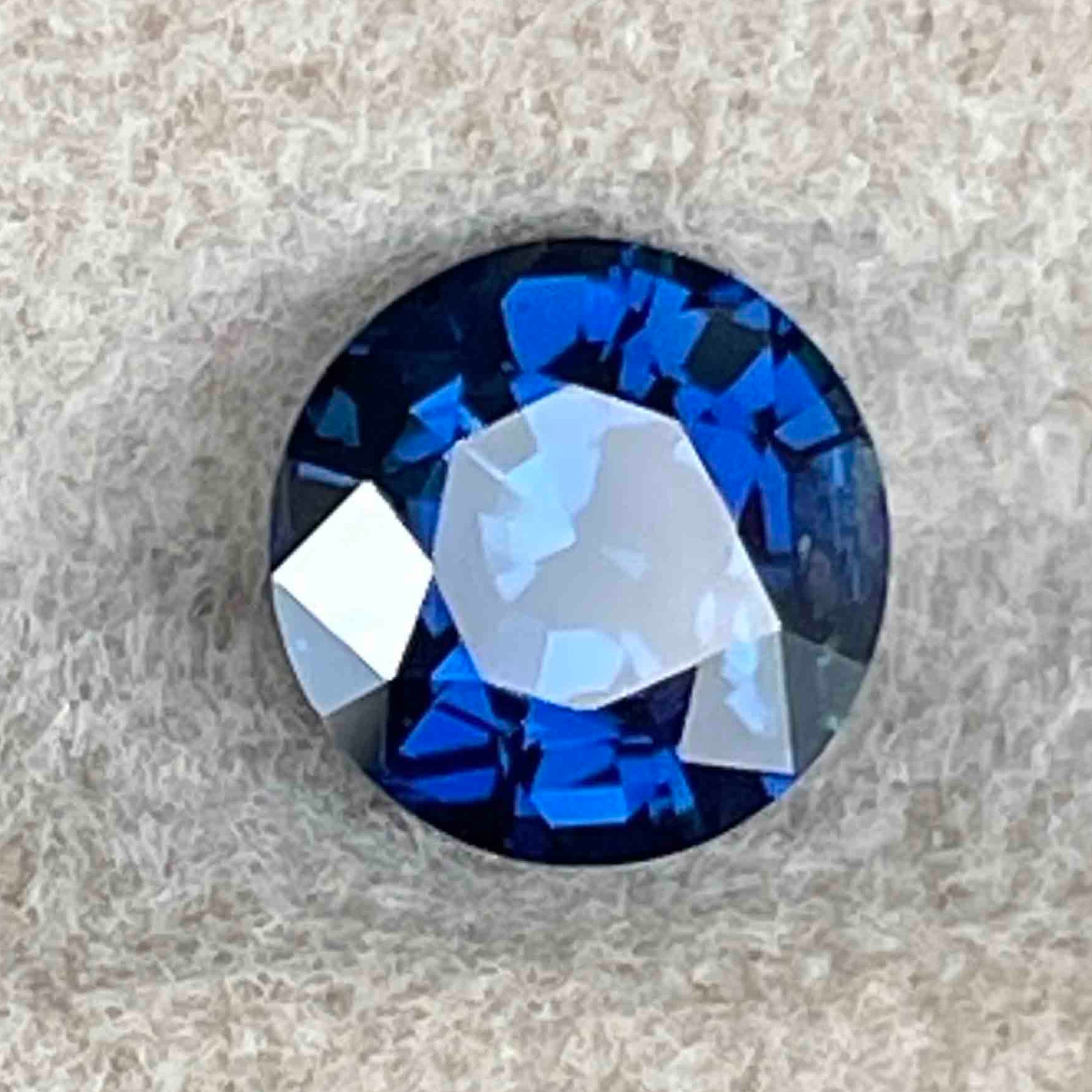 Pierre précieuse naturelle saphir bleu, 1,16 Ct taille ronde, traitée thermiquement, idéale pour bagues de fiançailles ou bijoux personnalisés.