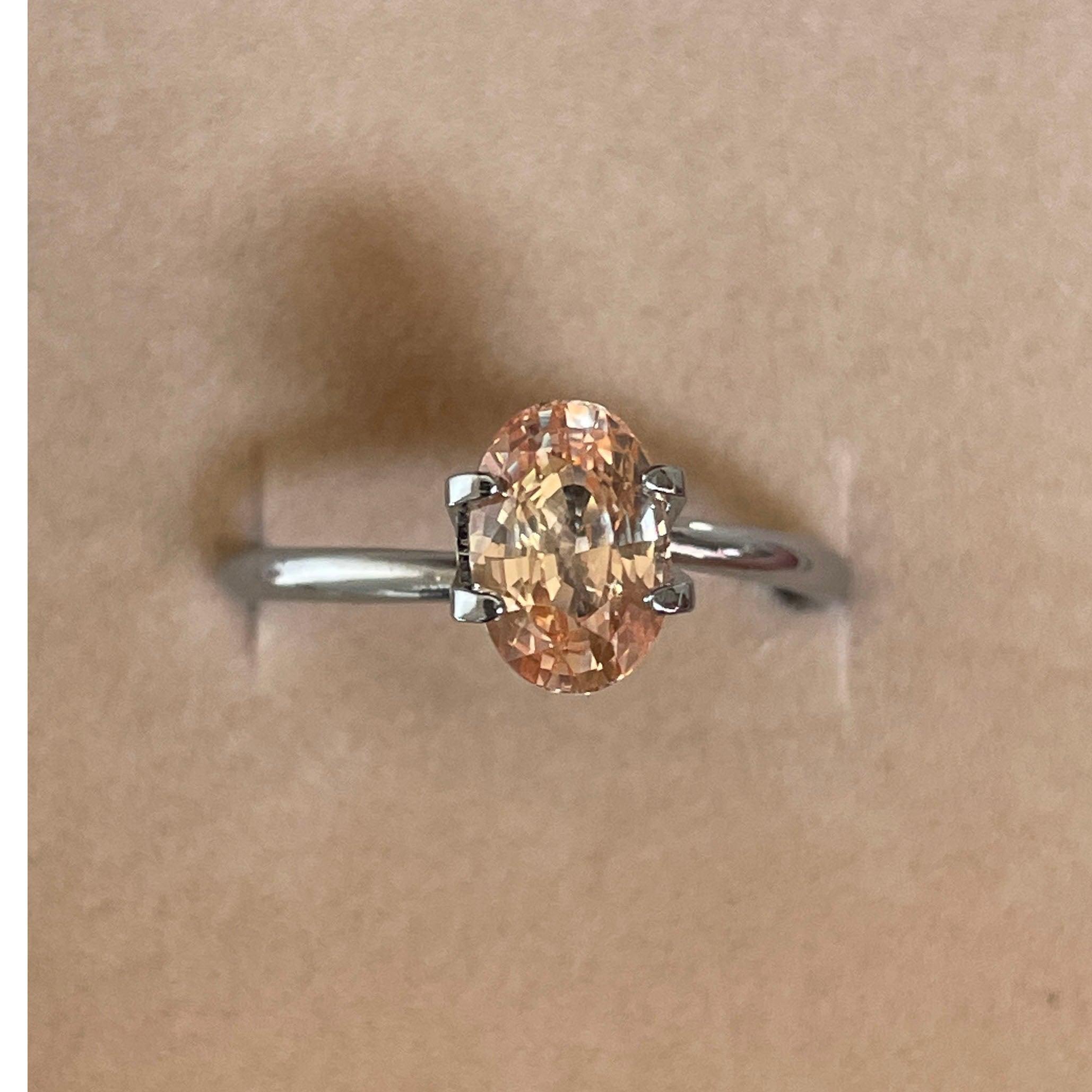 champagne sapphire stone