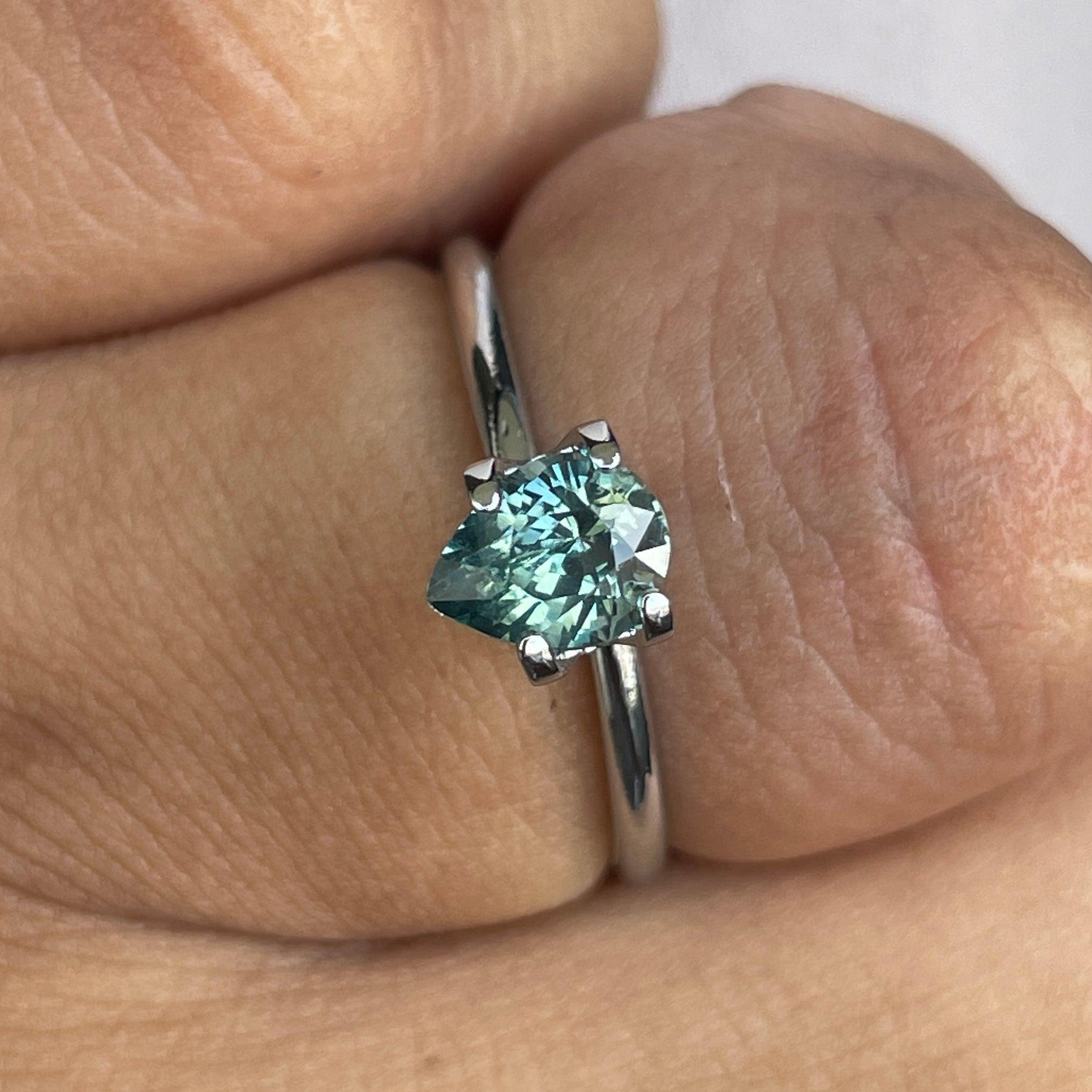 green sapphire 1.09 crt