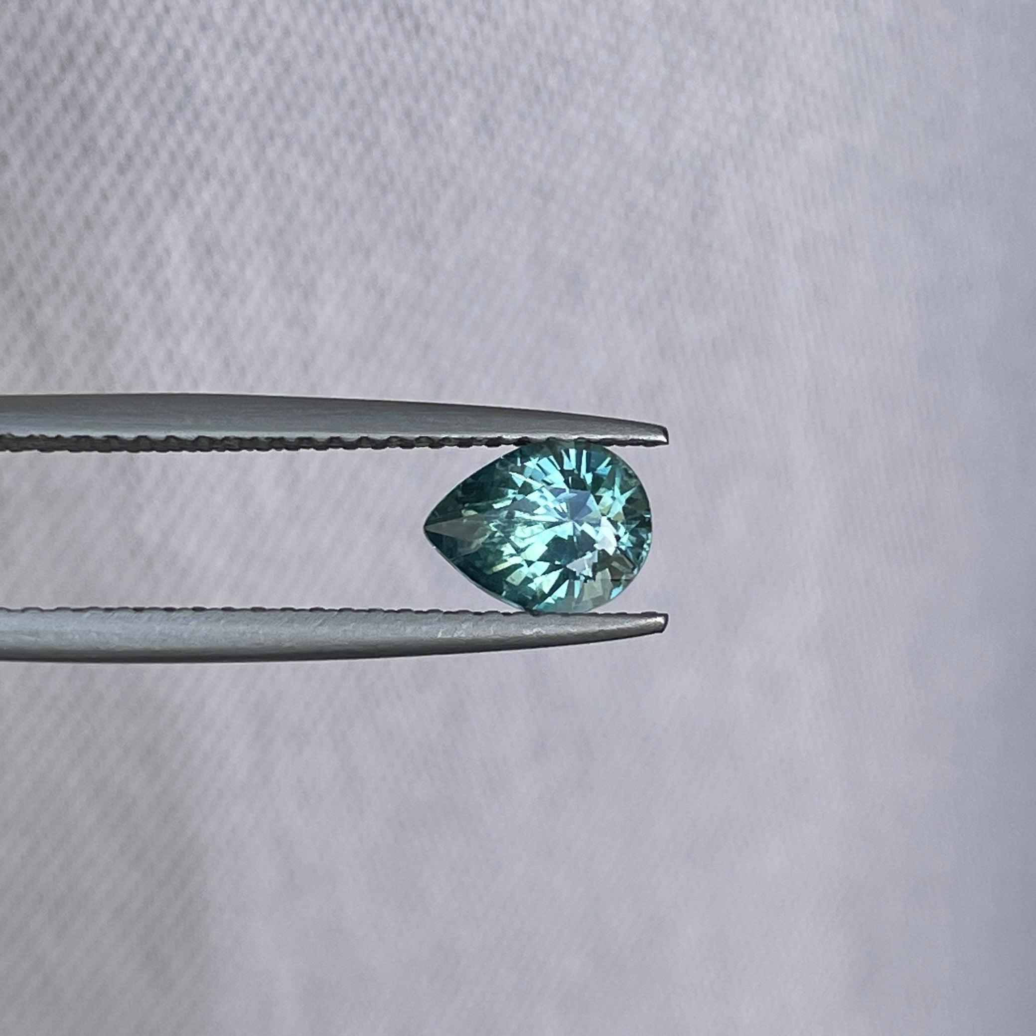 green sapphire 1.09 crt