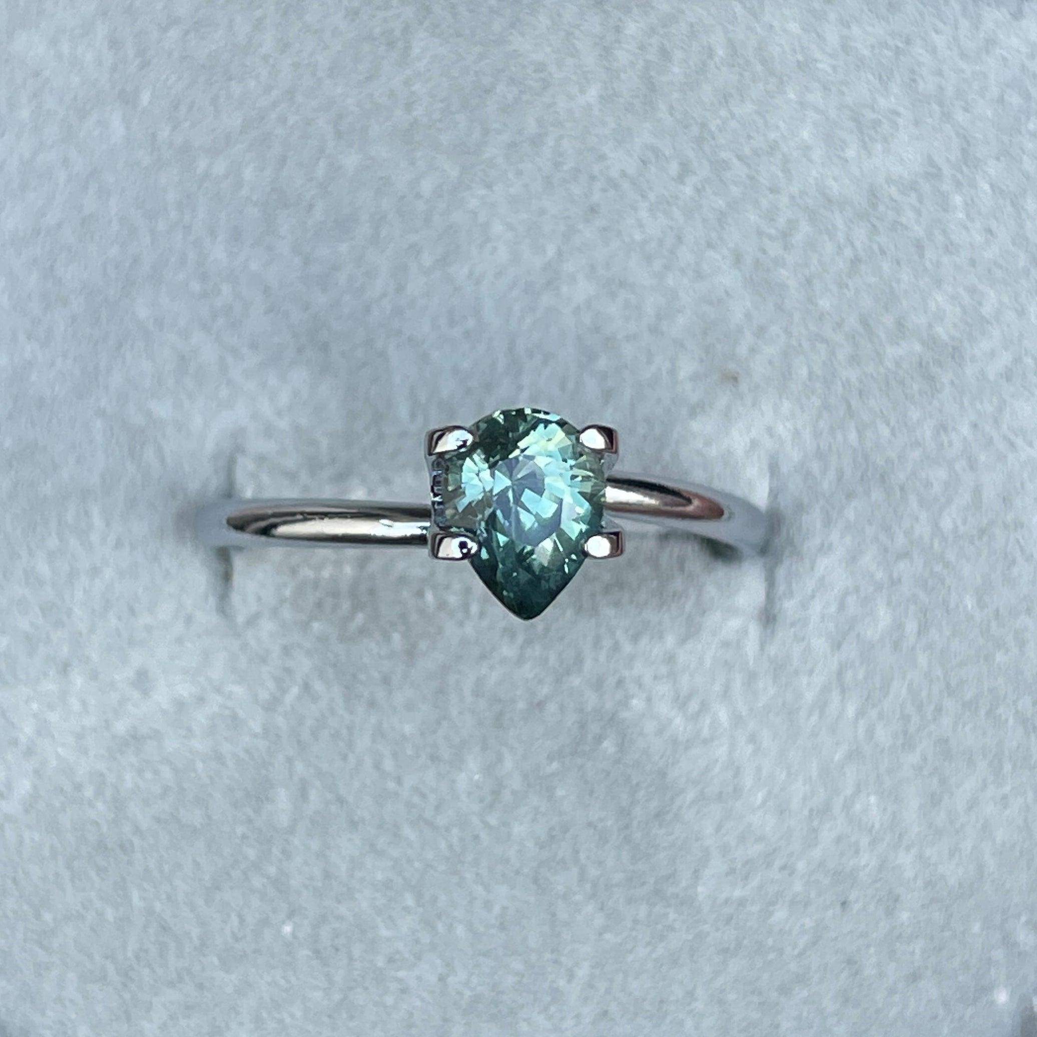 green sapphire 1.09 crt