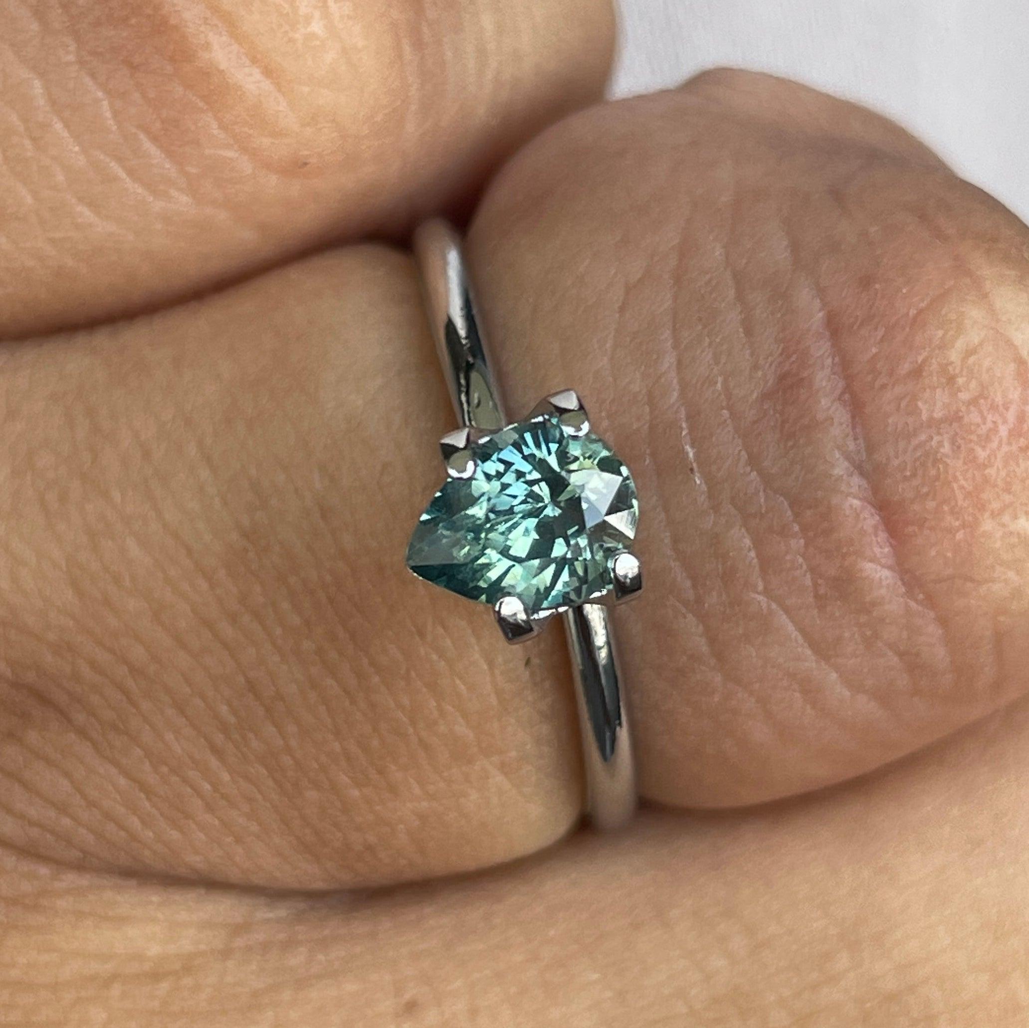 green sapphire 1.09 crt
