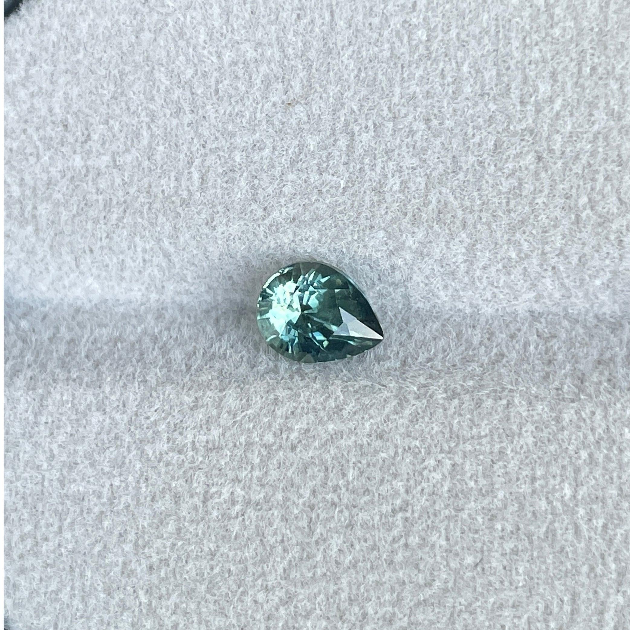 green sapphire 1.09 crt