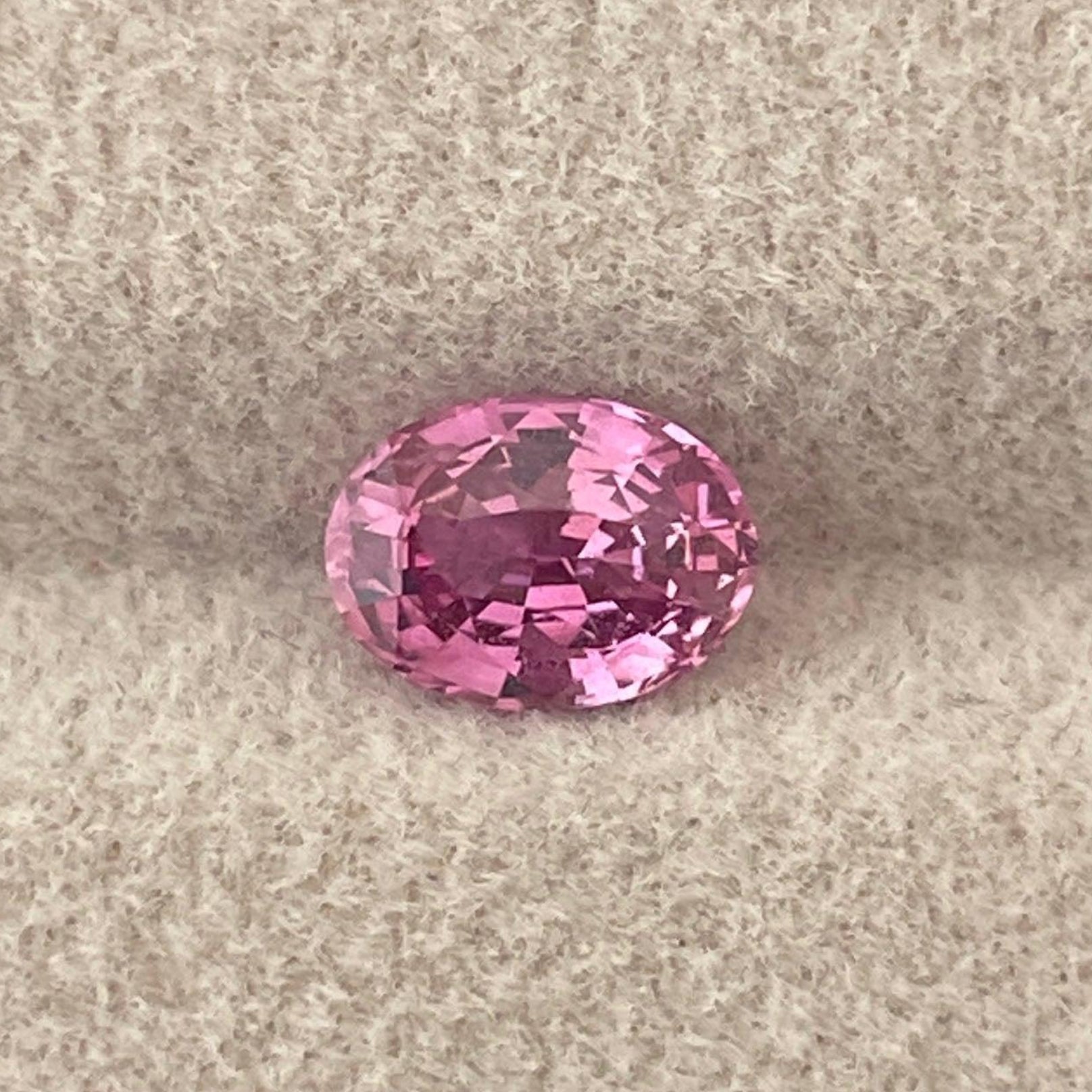 Pierre précieuse saphir rose en vrac, 1,08 carats, taille ovale de Madagascar, saphir rose naturel de Ceylan par NASHGEMS.