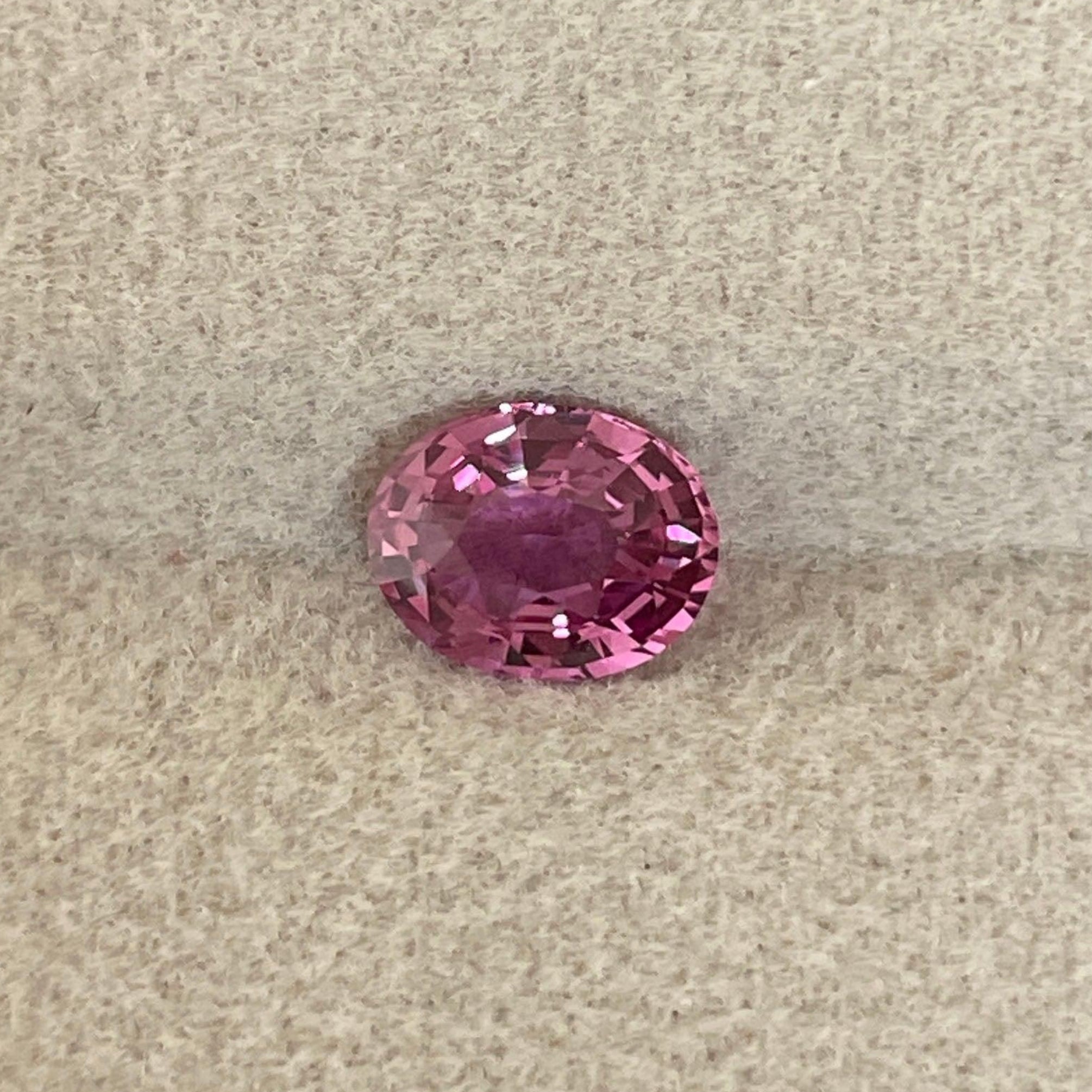 Bague de fiançailles en saphir rose naturel avec une pierre précieuse en saphir rose de 1,09 ct, conçue pour une promesse ou une occasion spéciale.