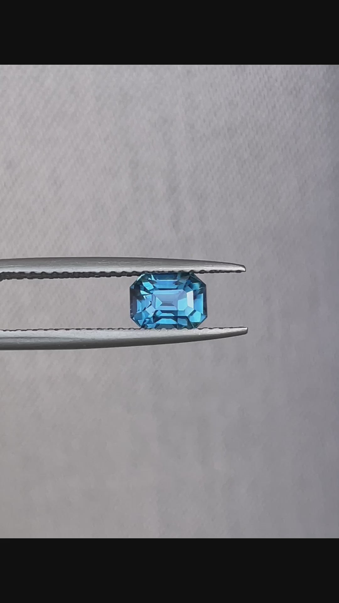 bluish green sapphire precious stone 6dfd