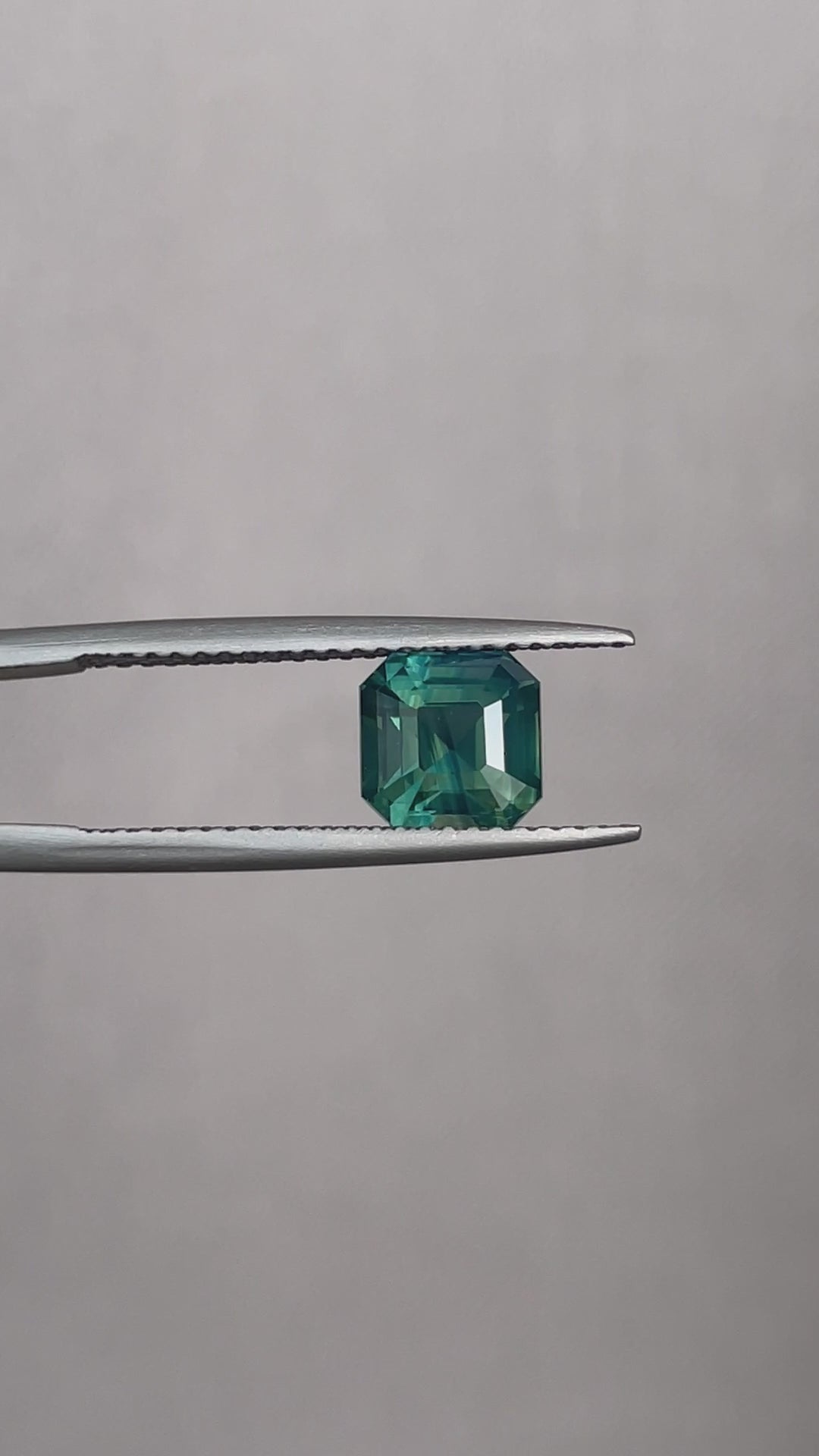 teal blue green gemstone sapphire