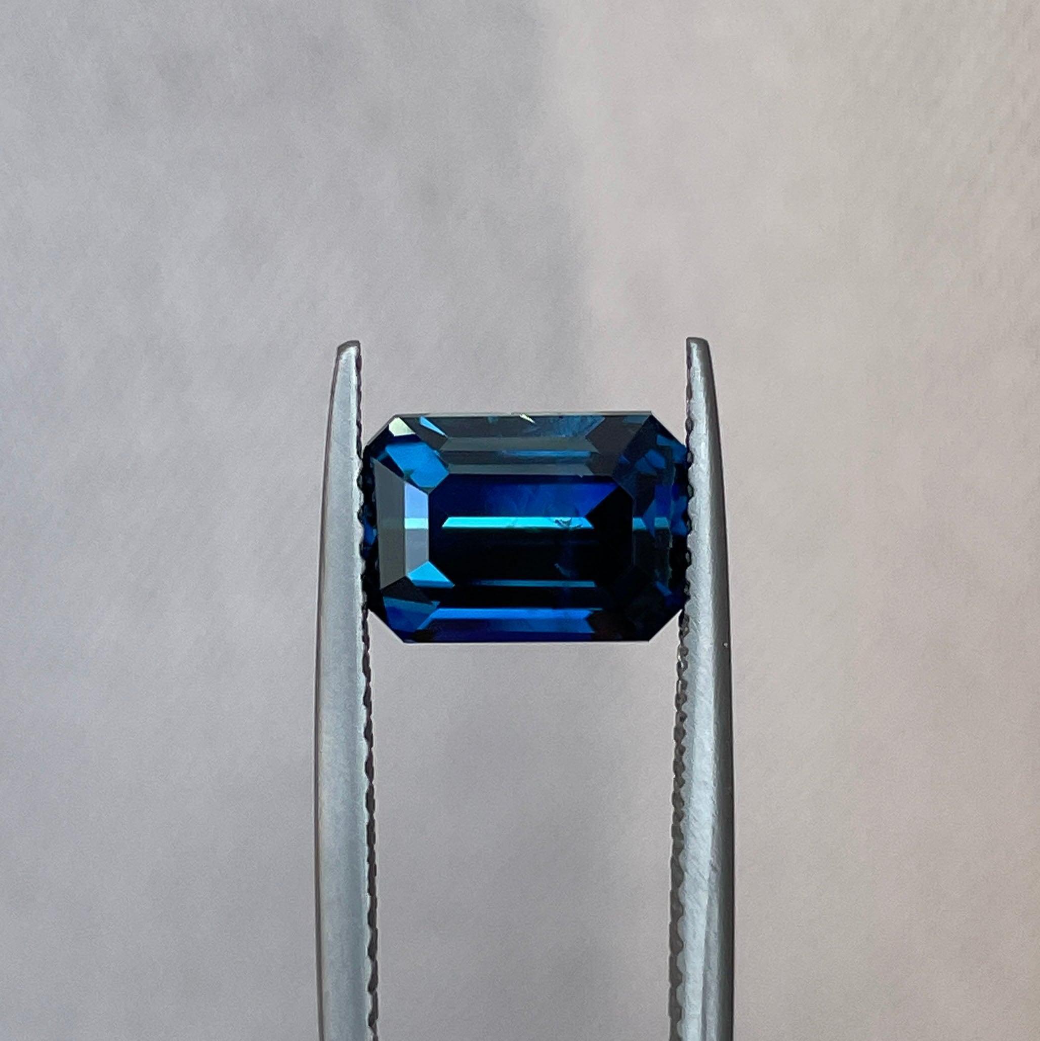 teal blue green gemstone sapphire