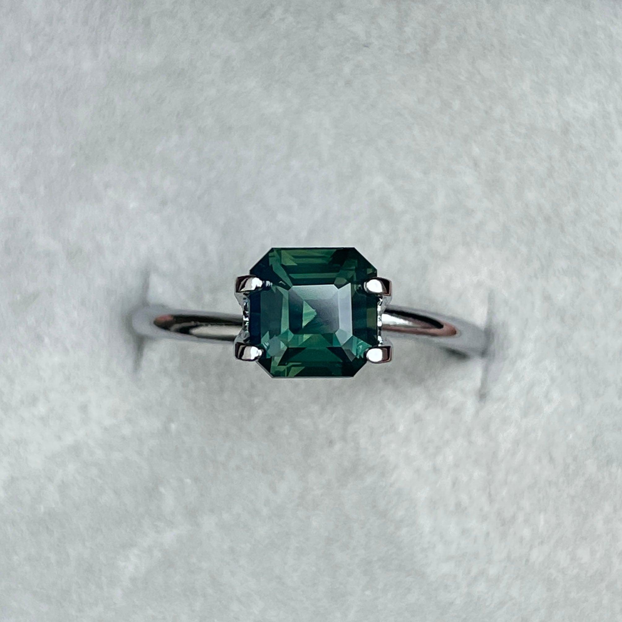 teal blue green gemstone sapphire