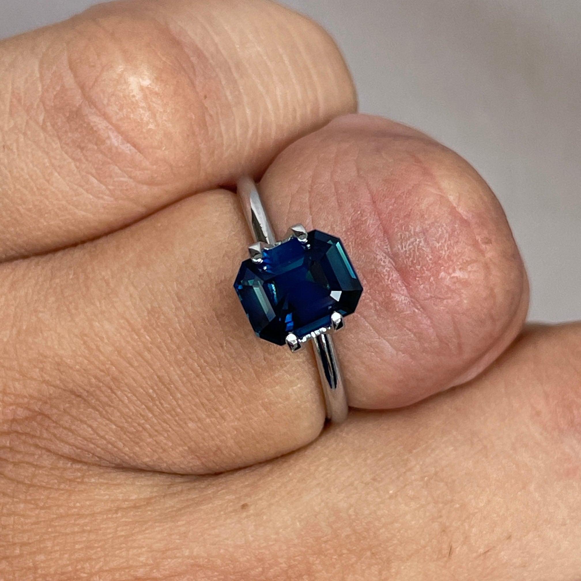 teal blue green gemstone sapphire