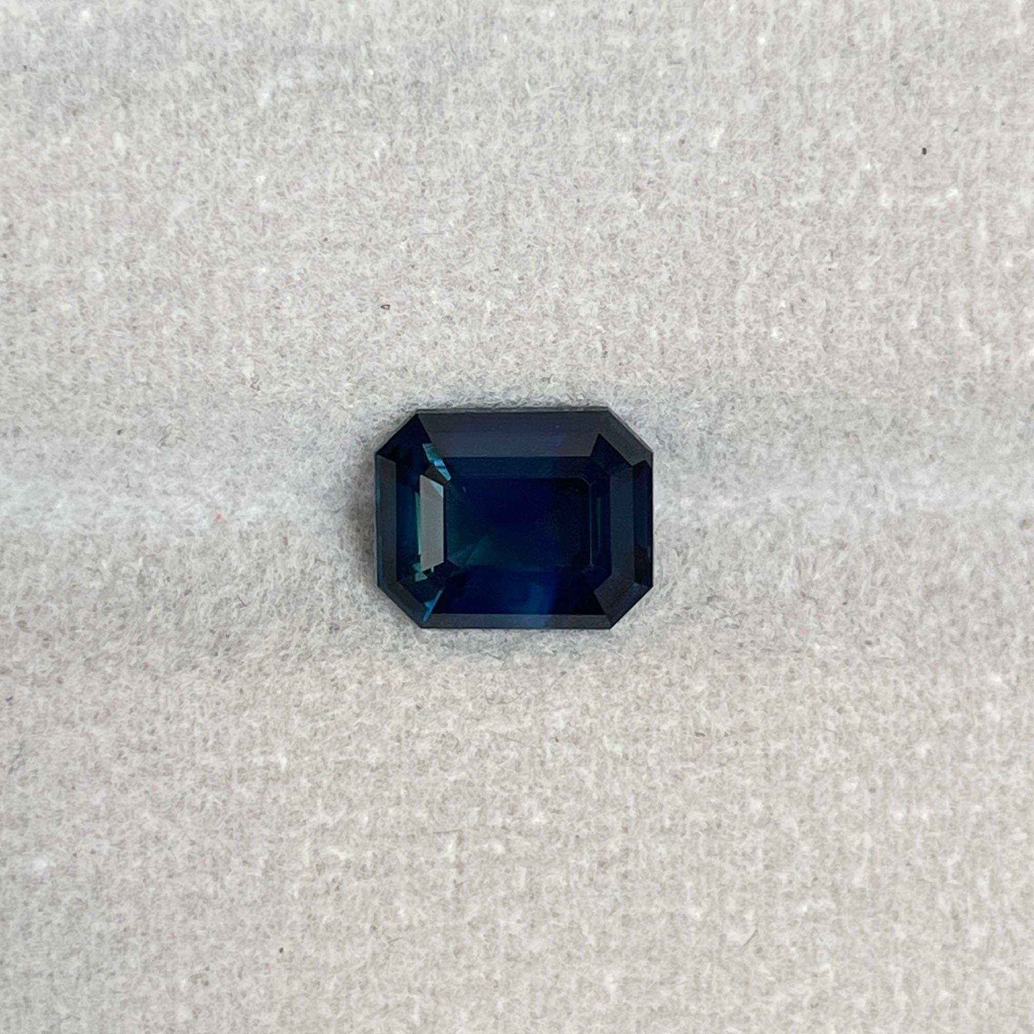 teal blue green gemstone sapphire