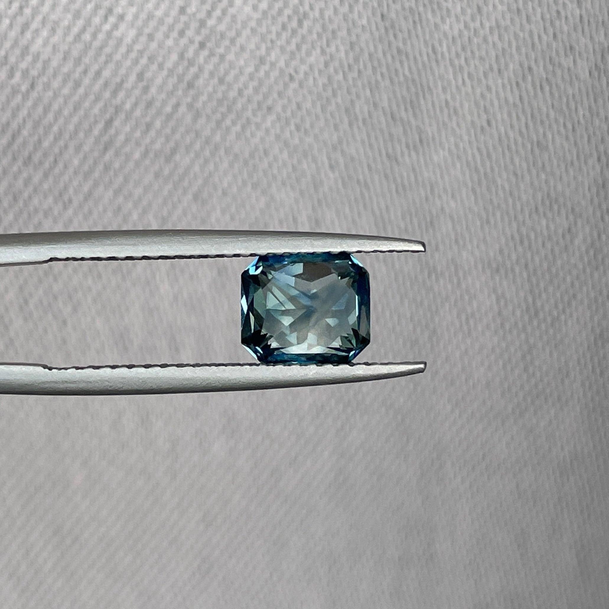 teal blue green gemstone sapphire