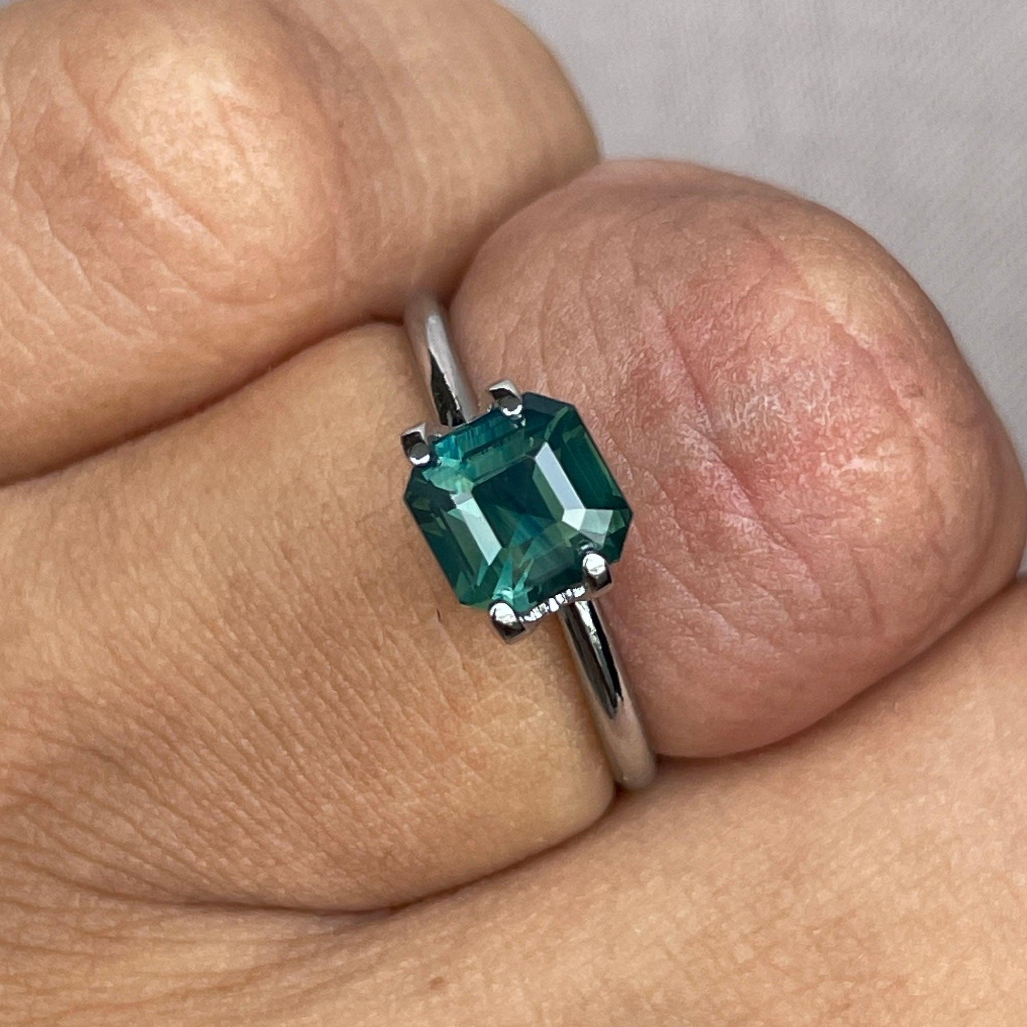 teal blue green gemstone sapphire