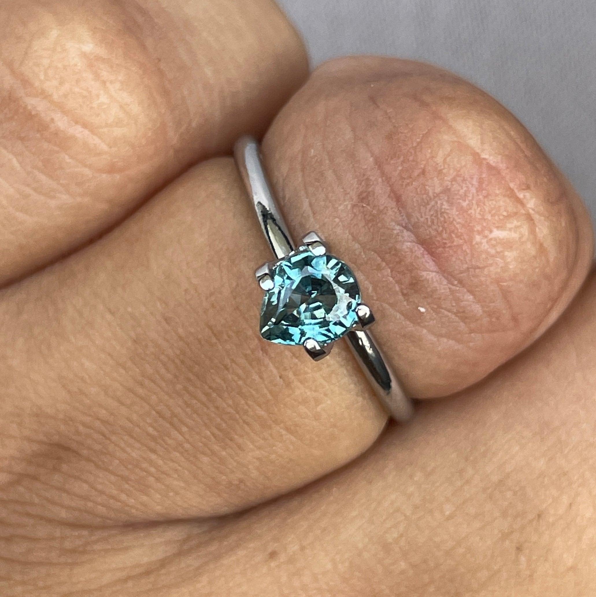 teal blue green parti sapphire pear drop cut gem