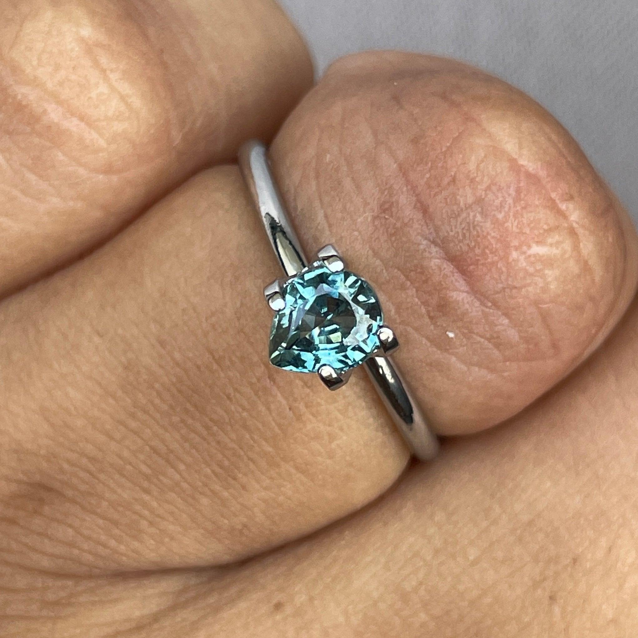 teal blue green parti sapphire pear drop cut gem