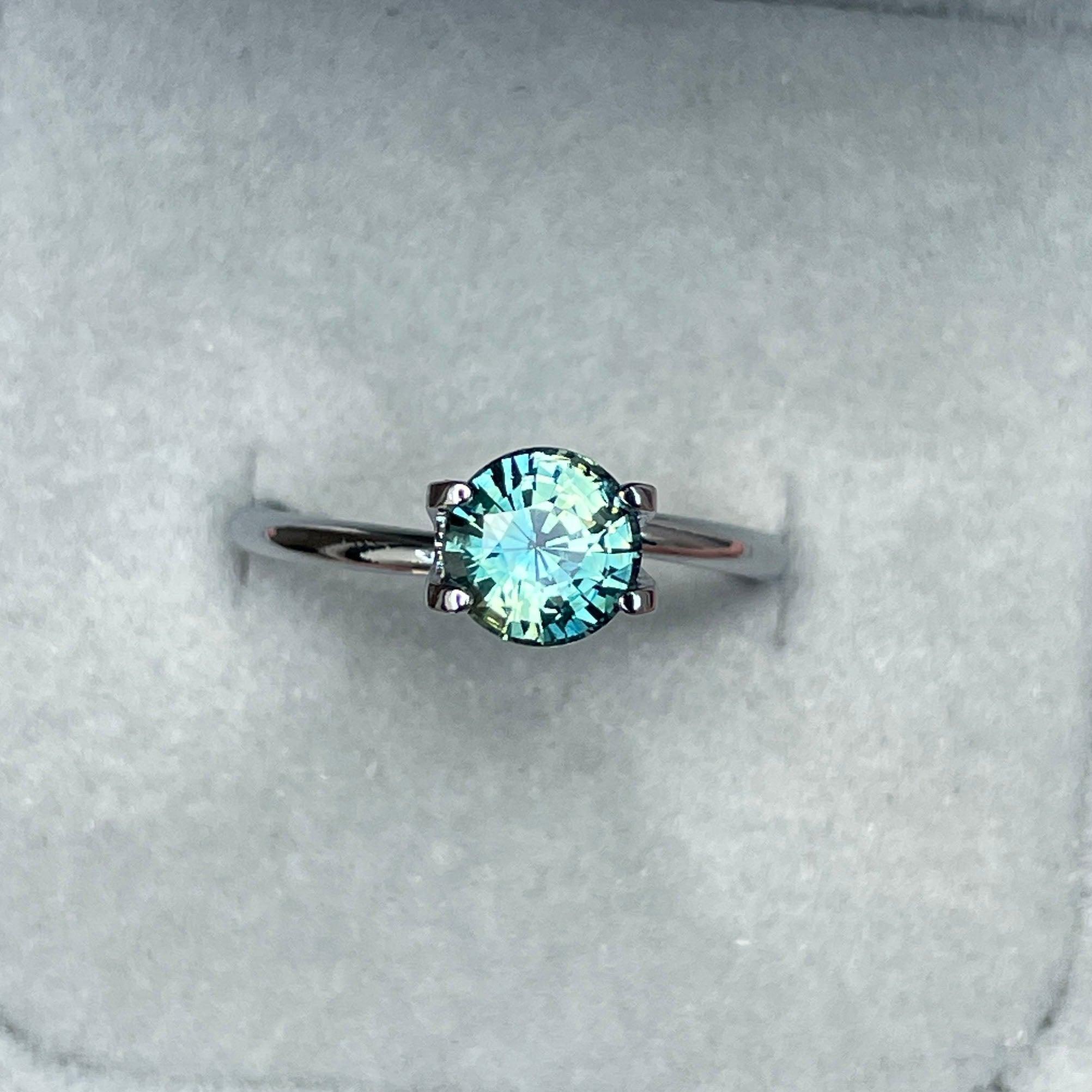 teal blue green parti sapphire round cut gem