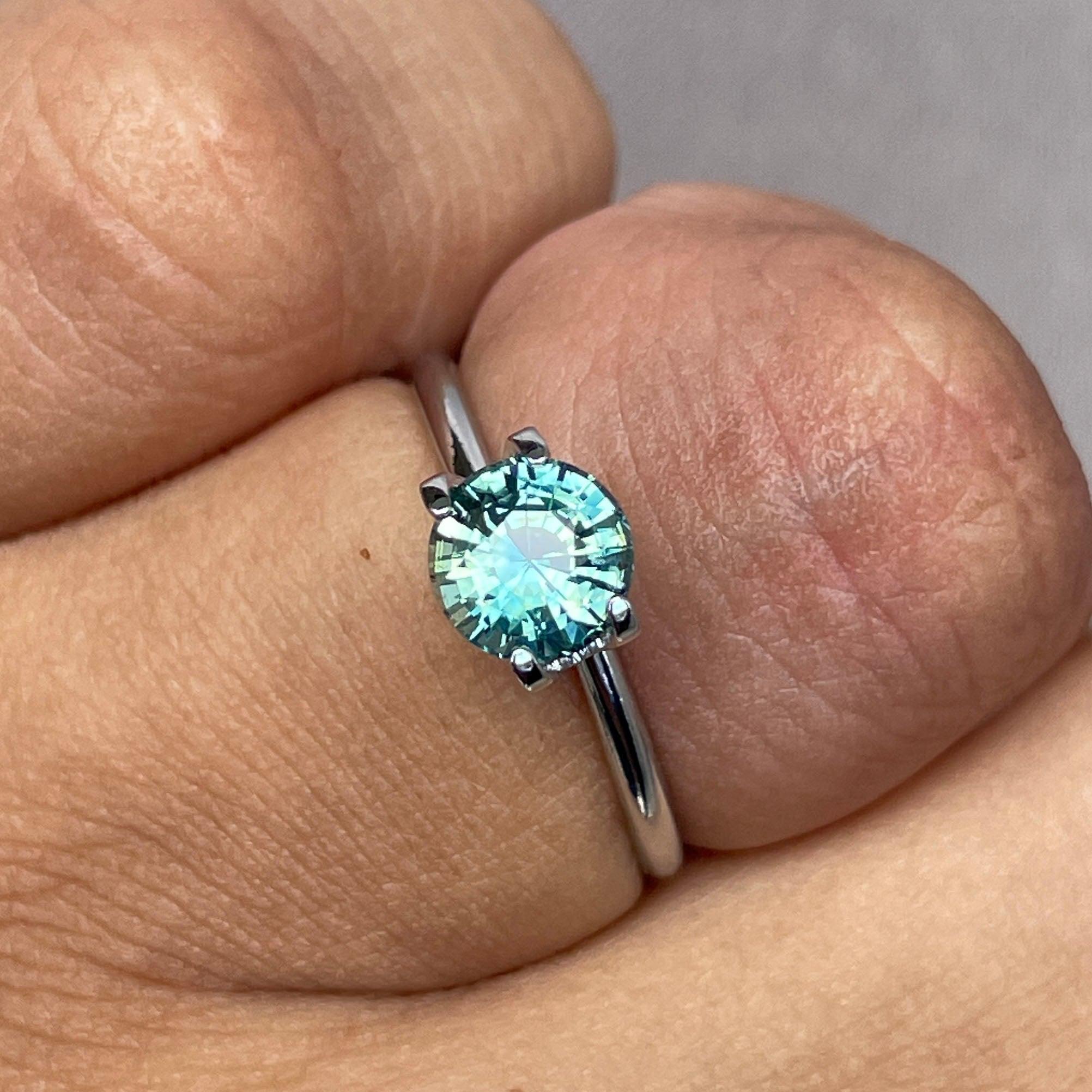 teal blue green parti sapphire round cut gem