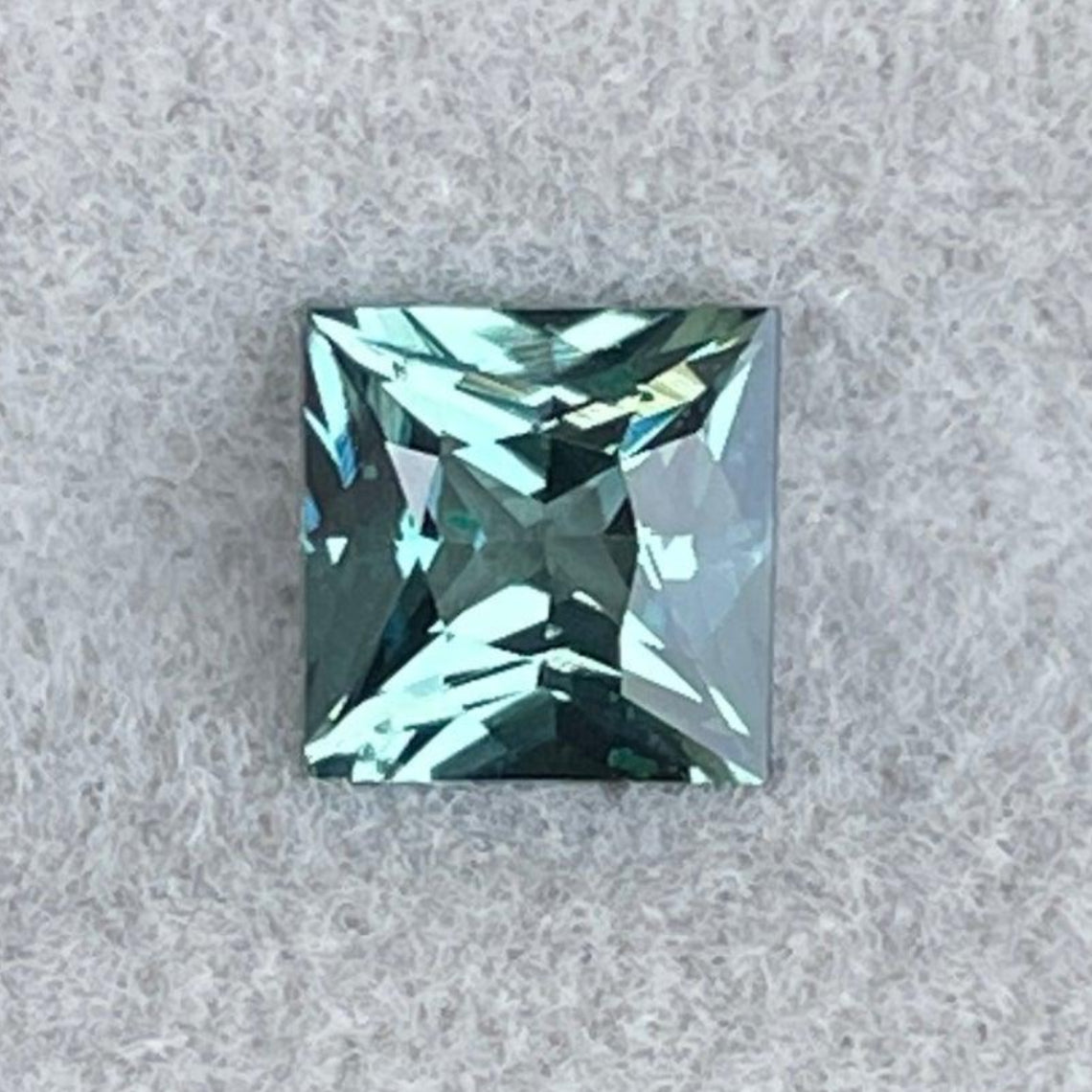 Saphir bleu-vert sarcelle, 0,84 Ct, saphir naturel en vrac pour bague de fiançailles personnalisée ou sur mesure, de NASHGEMS.