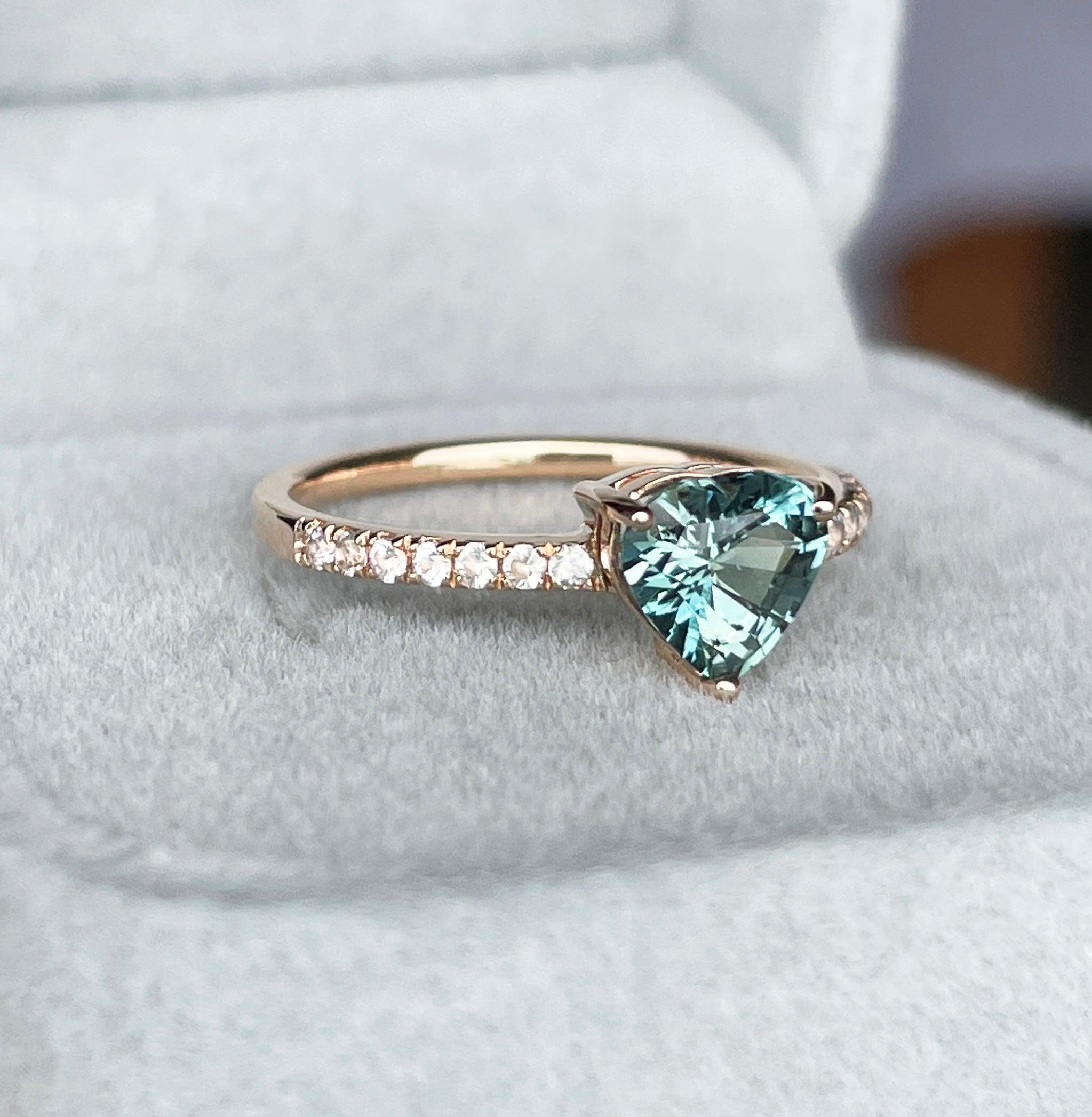 18k/ Teal Sapphire ring/ Green sapphire ring/ blue green sapphire ring