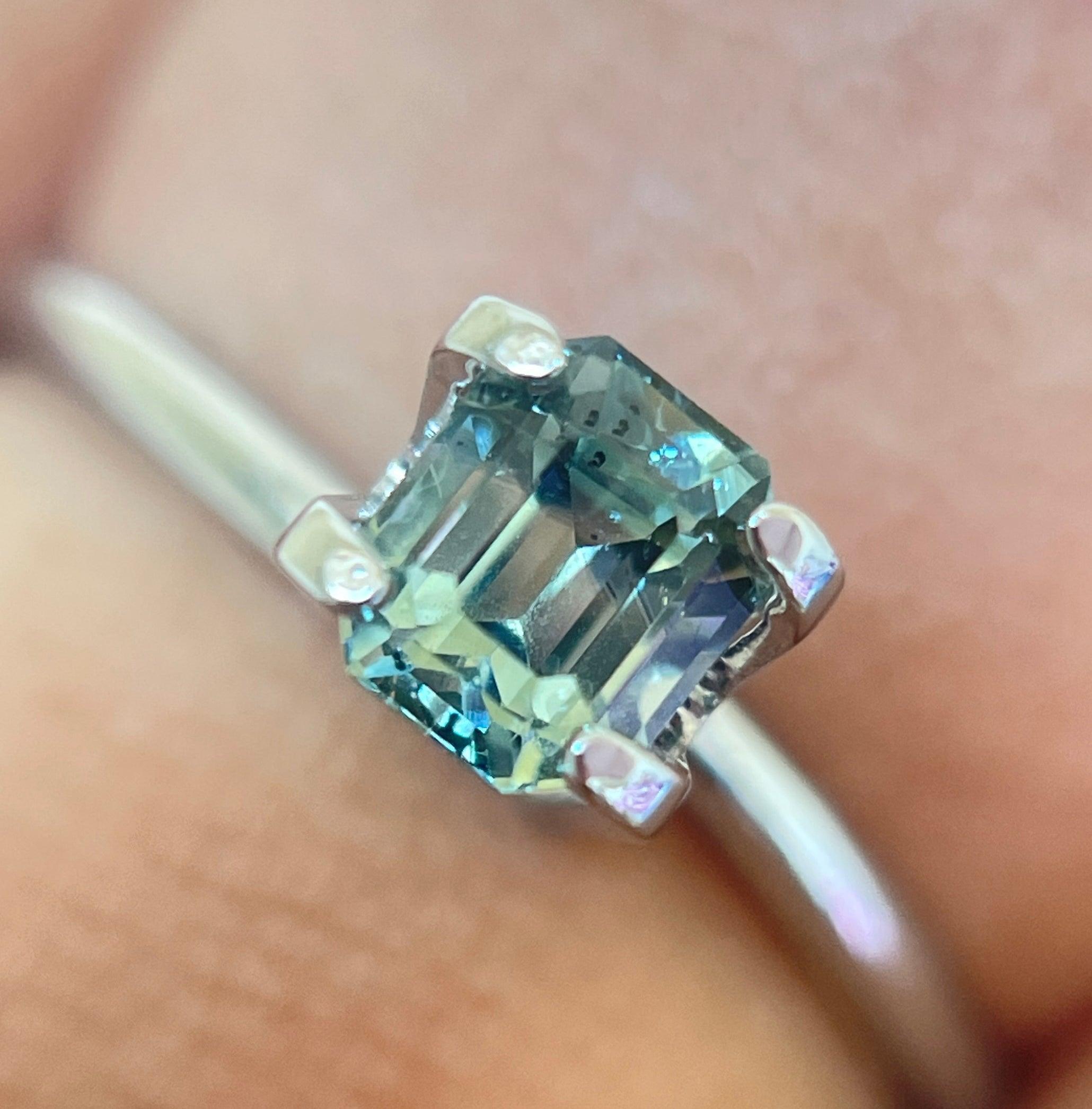 teal green parti colored loose sapphire