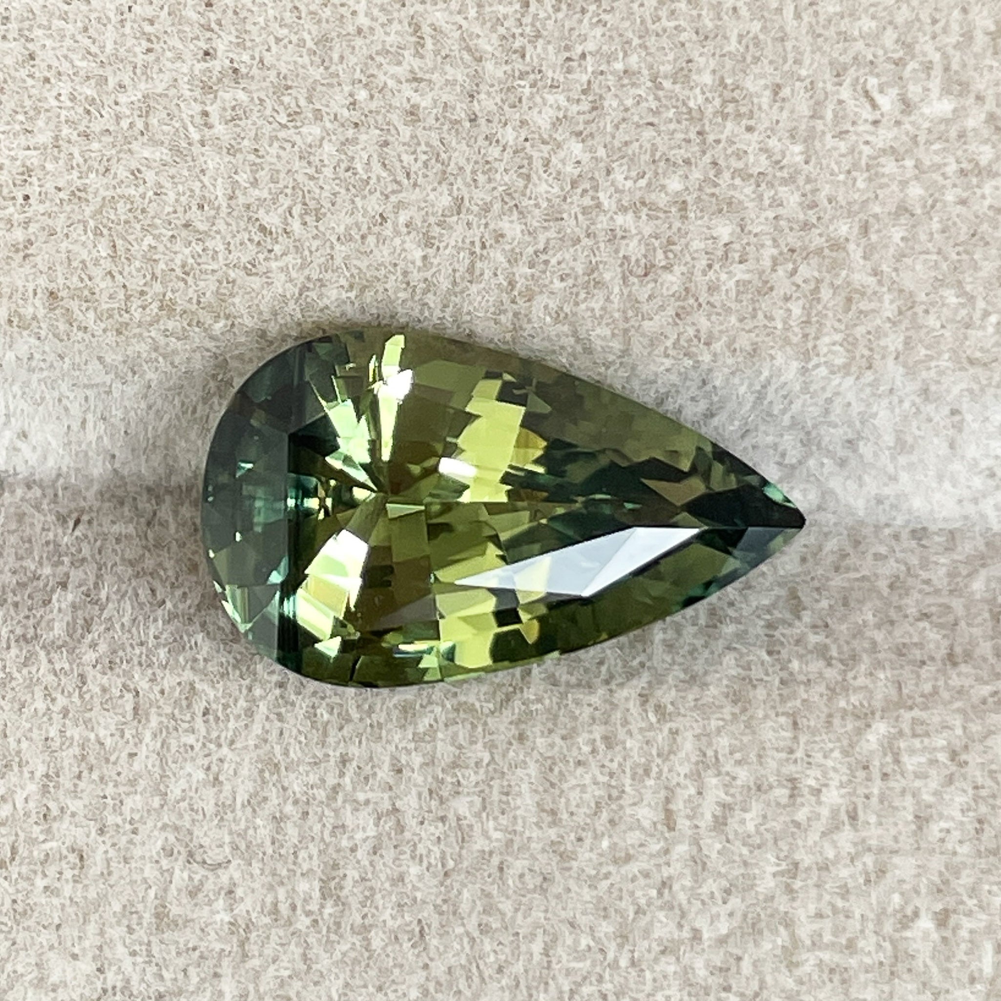 Teal natural parti sapphire 5.02 ct pear-shaped loose gemstone, no heat bi-color sapphire for engagement or jewelry.