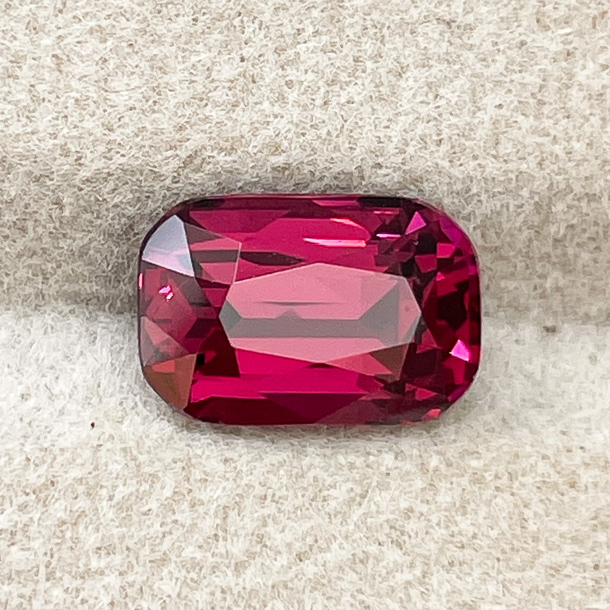 Grenat rhodolite naturel 3,18 Ct taille coussin de NASHGEMS, grenat libre rouge framboise vif VVS pour bijoux.