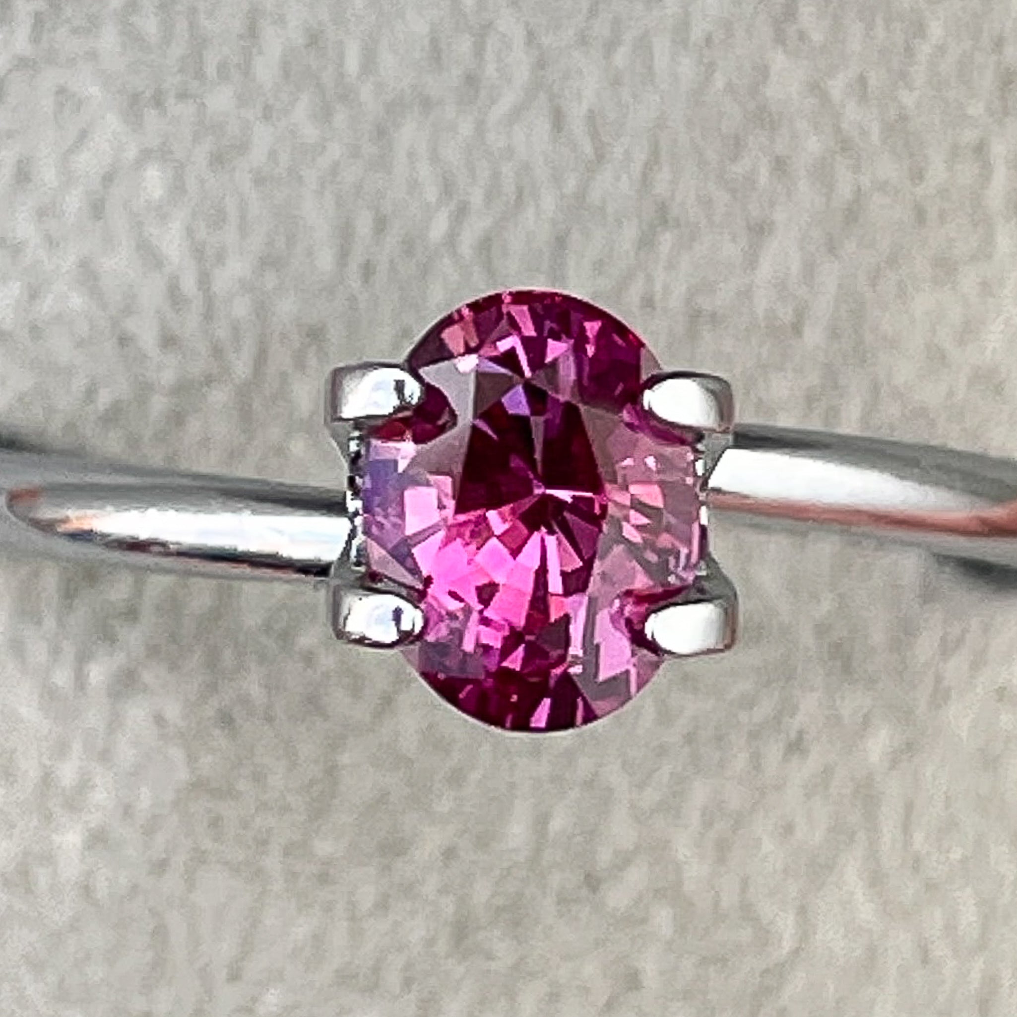 Natural pink sapphire loose gemstone, 1.00 Ct oval cut, heat-treated pink sapphire from NASHGEMS, perfect for engagement rings.