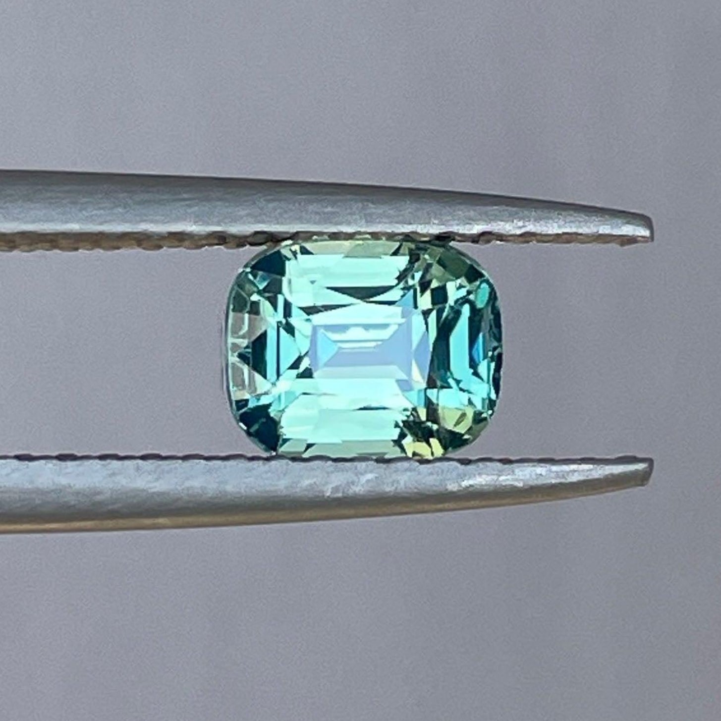 Saphir vert sarcelle pierre précieuse taillée coussin, 1,08 carats, pierre précieuse naturelle pour bijoux personnalisés par NASHGEMS.