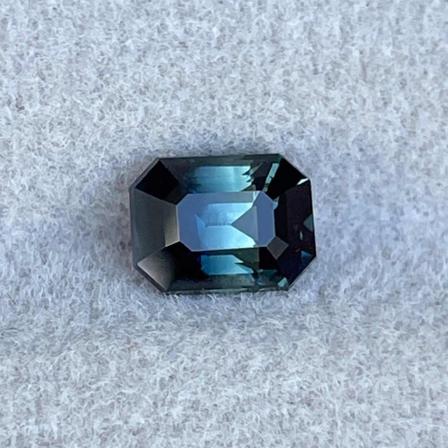 Pierre précieuse saphir sarcelle de couleur bleu-vert, 1,20 carats, taille émeraude, pierre précieuse détachée de NASHGEMS.