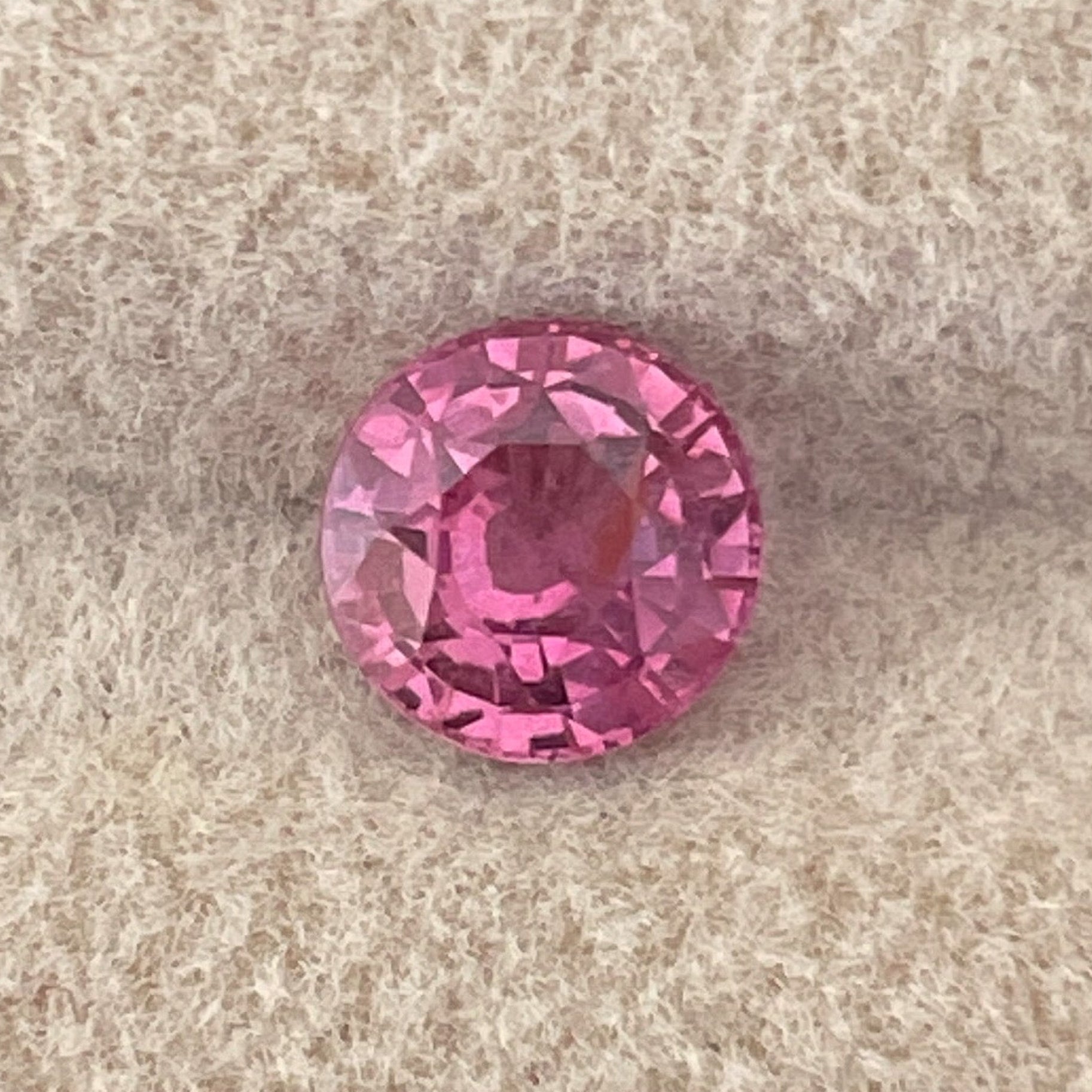 Saphir rose naturel 0,91 ct taille ronde VVS pierre précieuse lâche pour bagues de fiançailles, saphir rose de haute qualité sans traitement thermique par NASHGEMS.