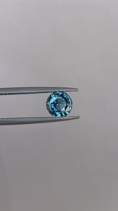 teal blue green parti sapphire round cut gem 