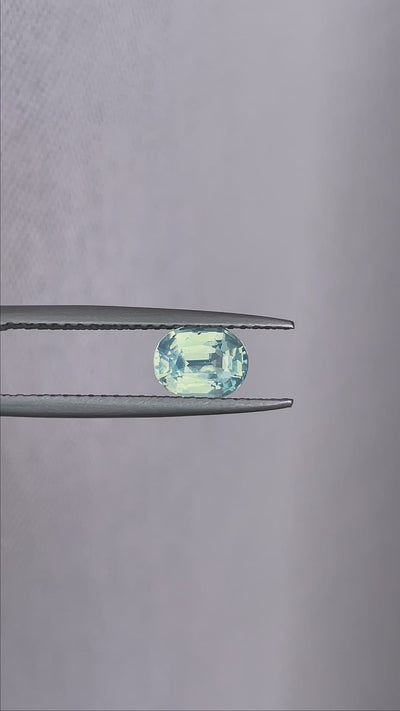 natural green sapphire gemstone wt
